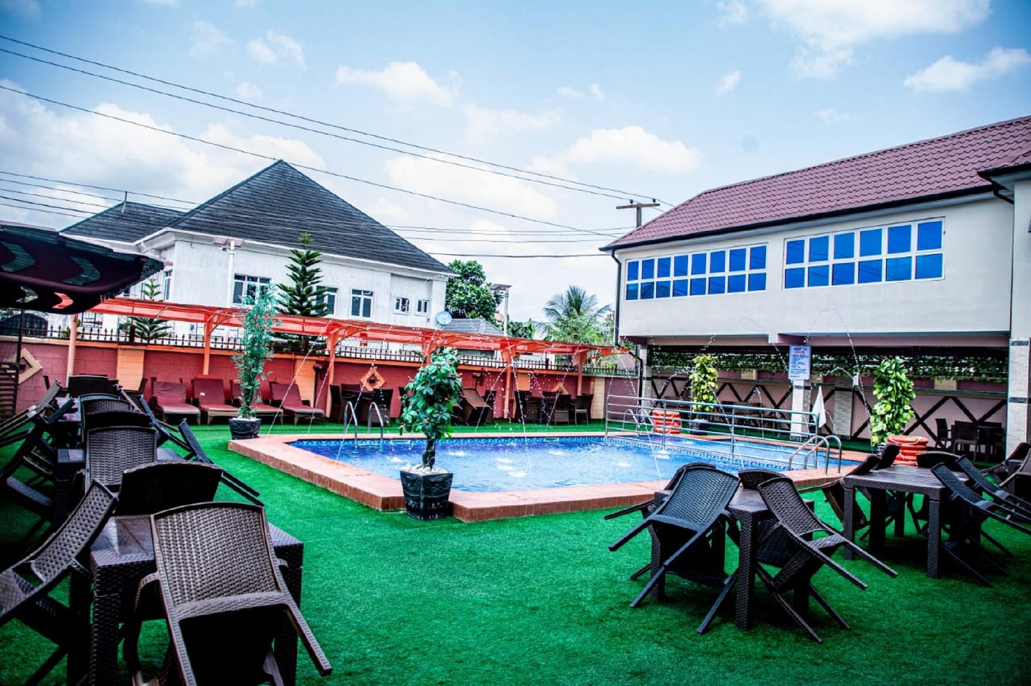 Villa Hilton Hotels & Apartments