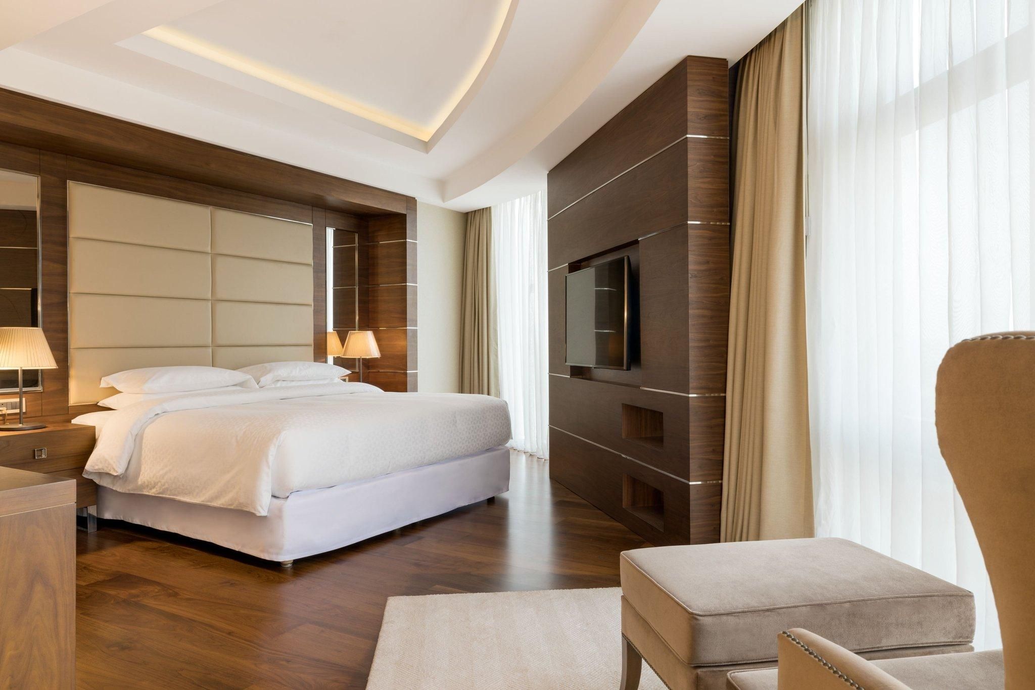 Four Points by Sheraton Ikot Ekpene Business Suite, 1 Bedroom Suite, 1 King, City View, Away from Elevator, High Floor, Whirlpool