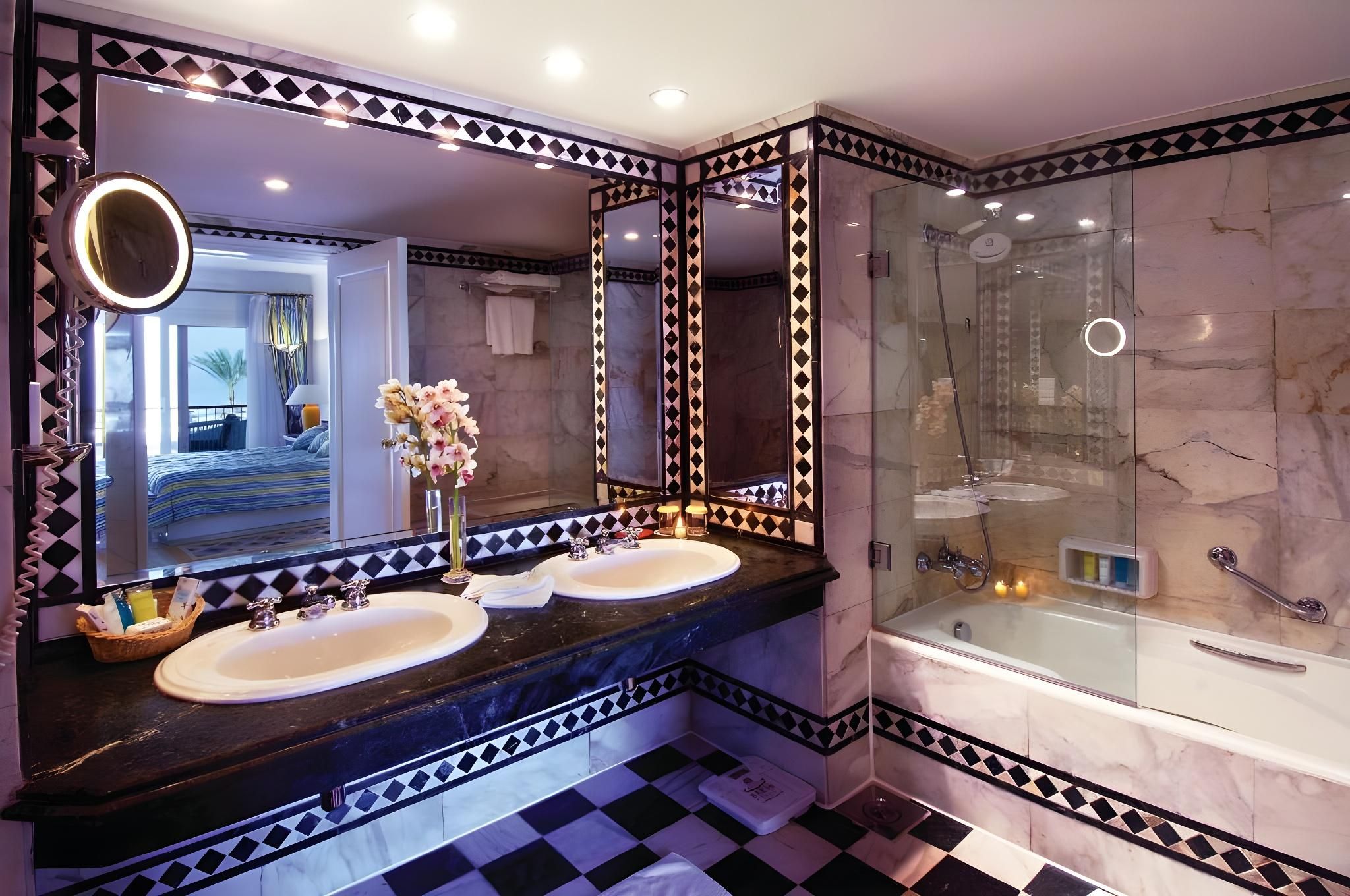 Executive Sea View Suite