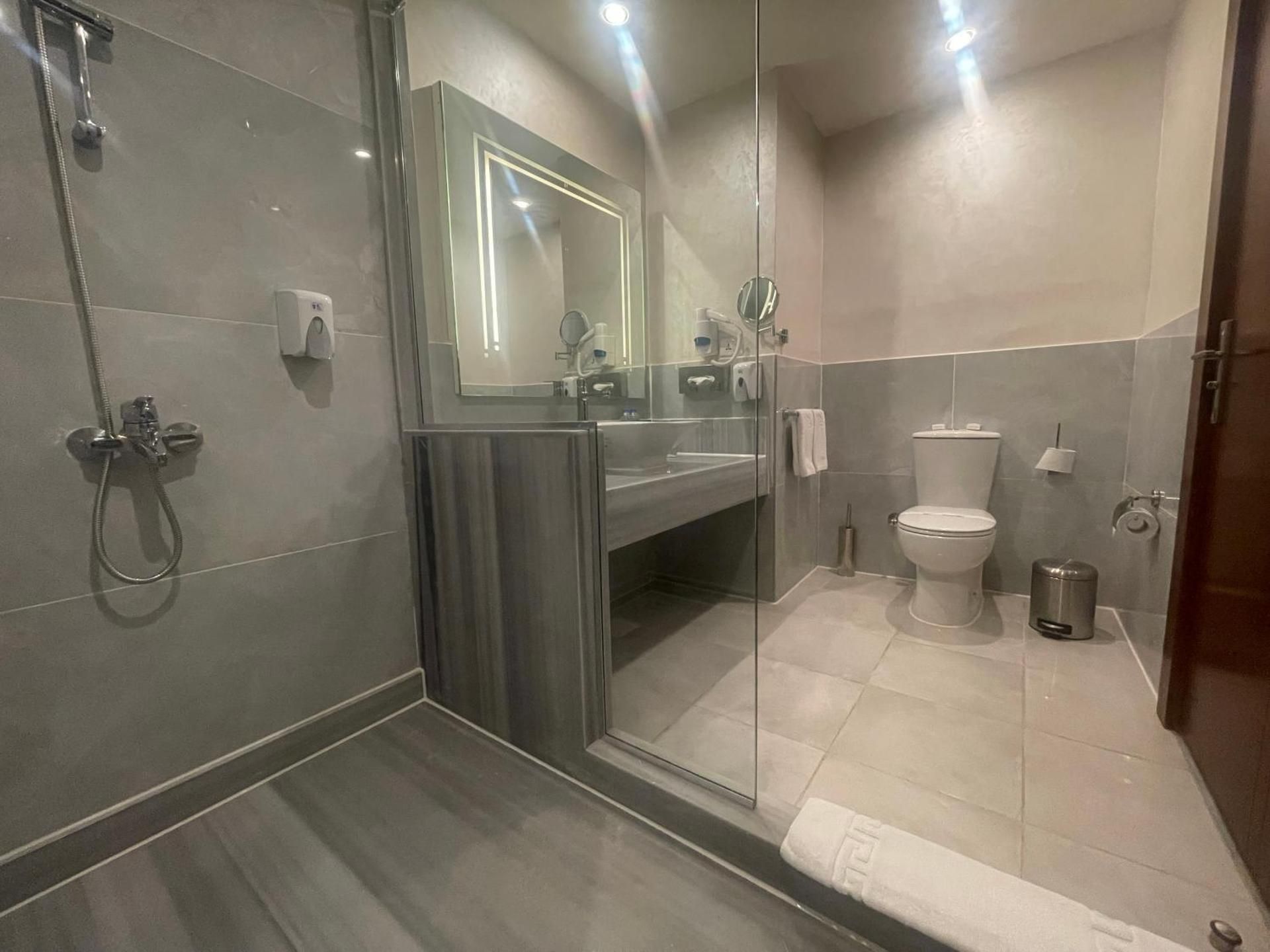 Elite Pool View Room