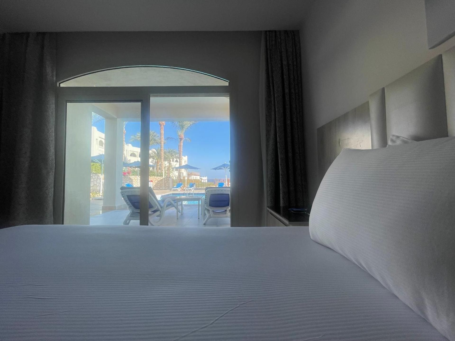 Elite Pool View Room