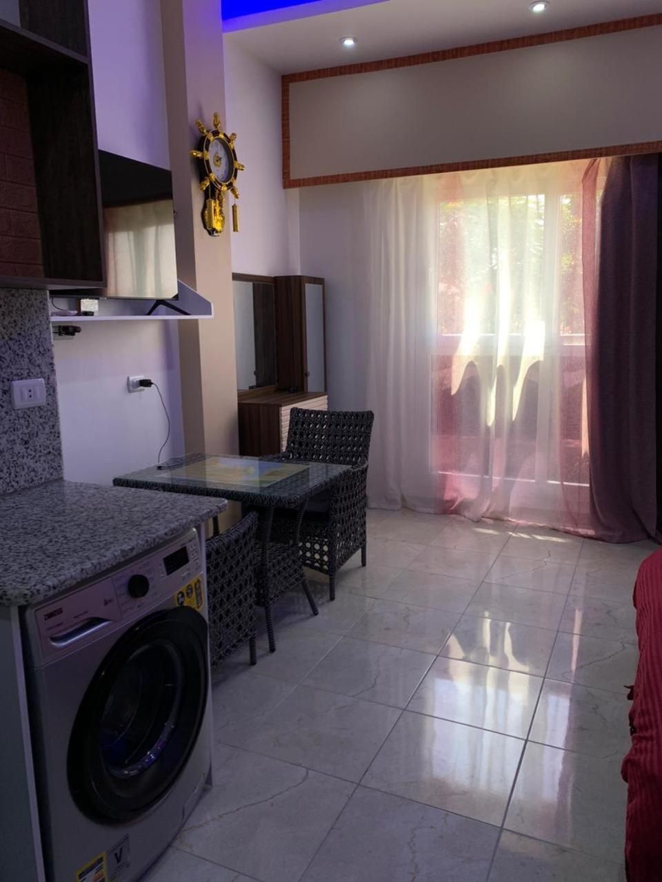 Deluxe King Studio