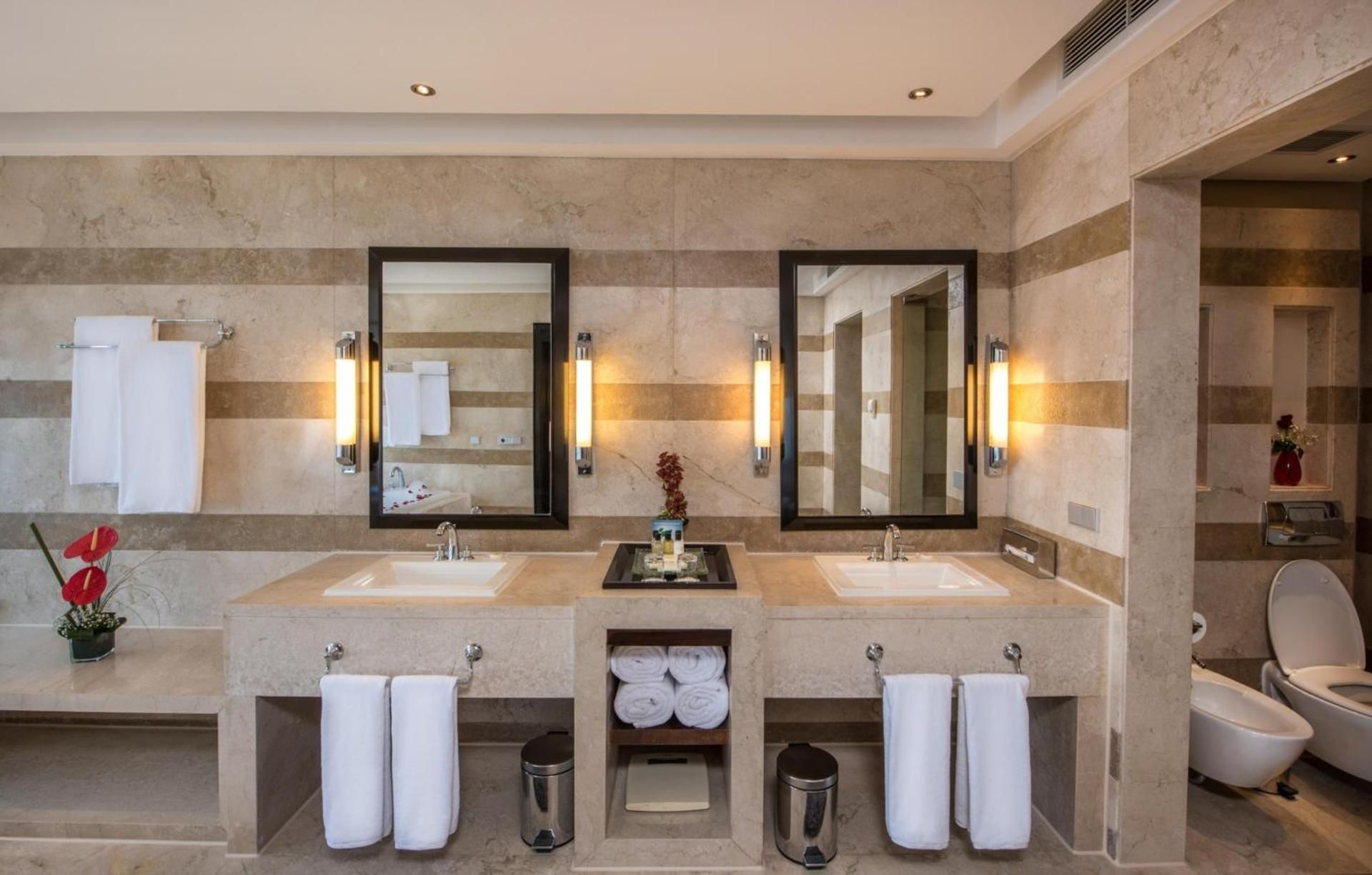 INFINITY SUITE