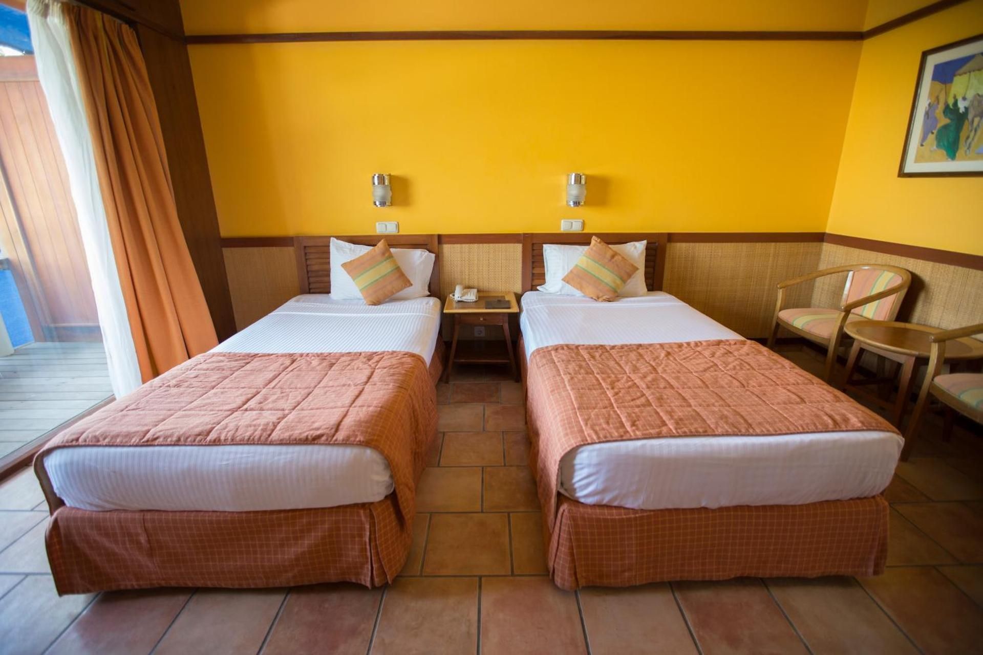 Triple Room with Partial Sea View