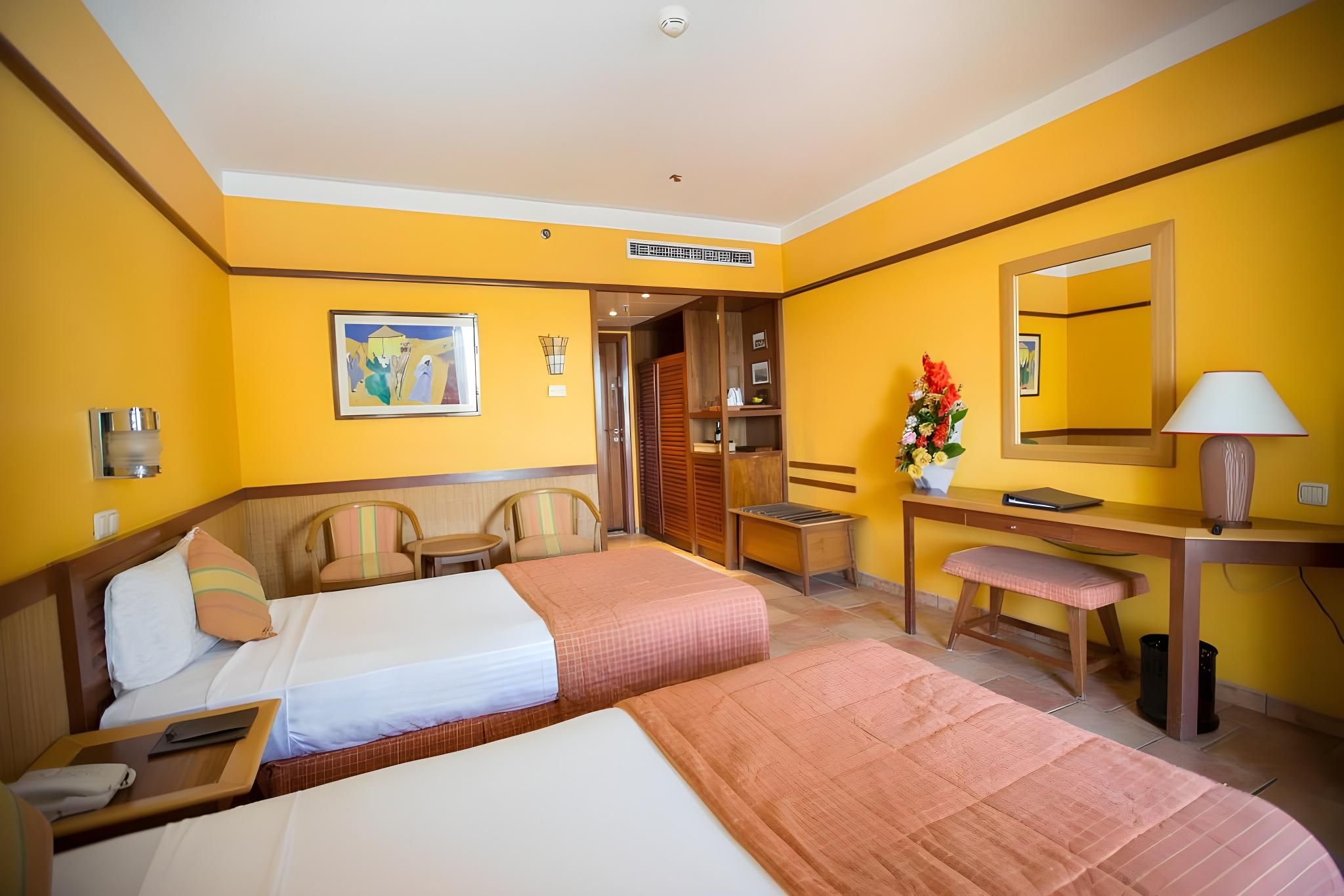 Superior Family Room (2 Adults + 2 Children)