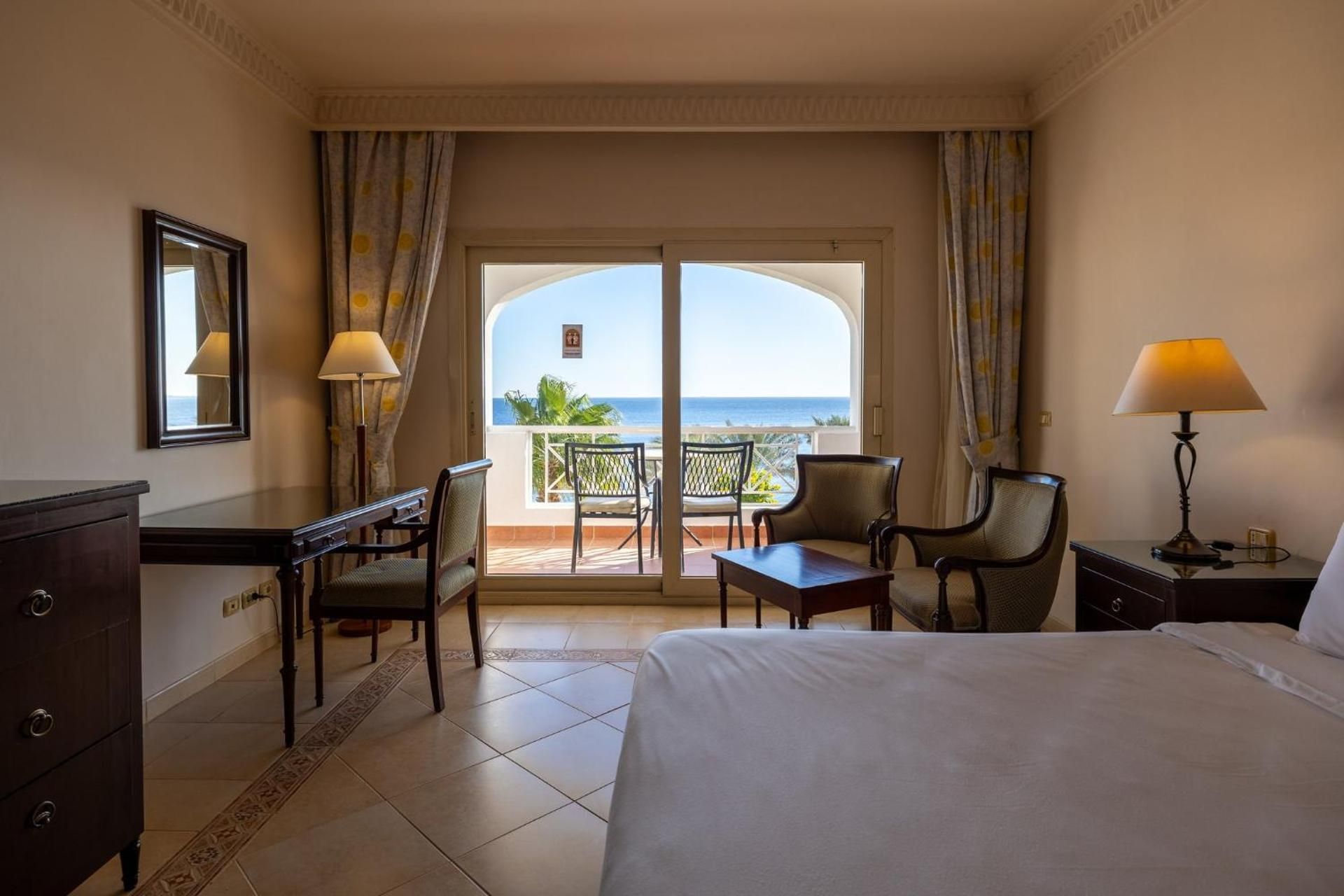 Standard King Room with Balcony and Sea View