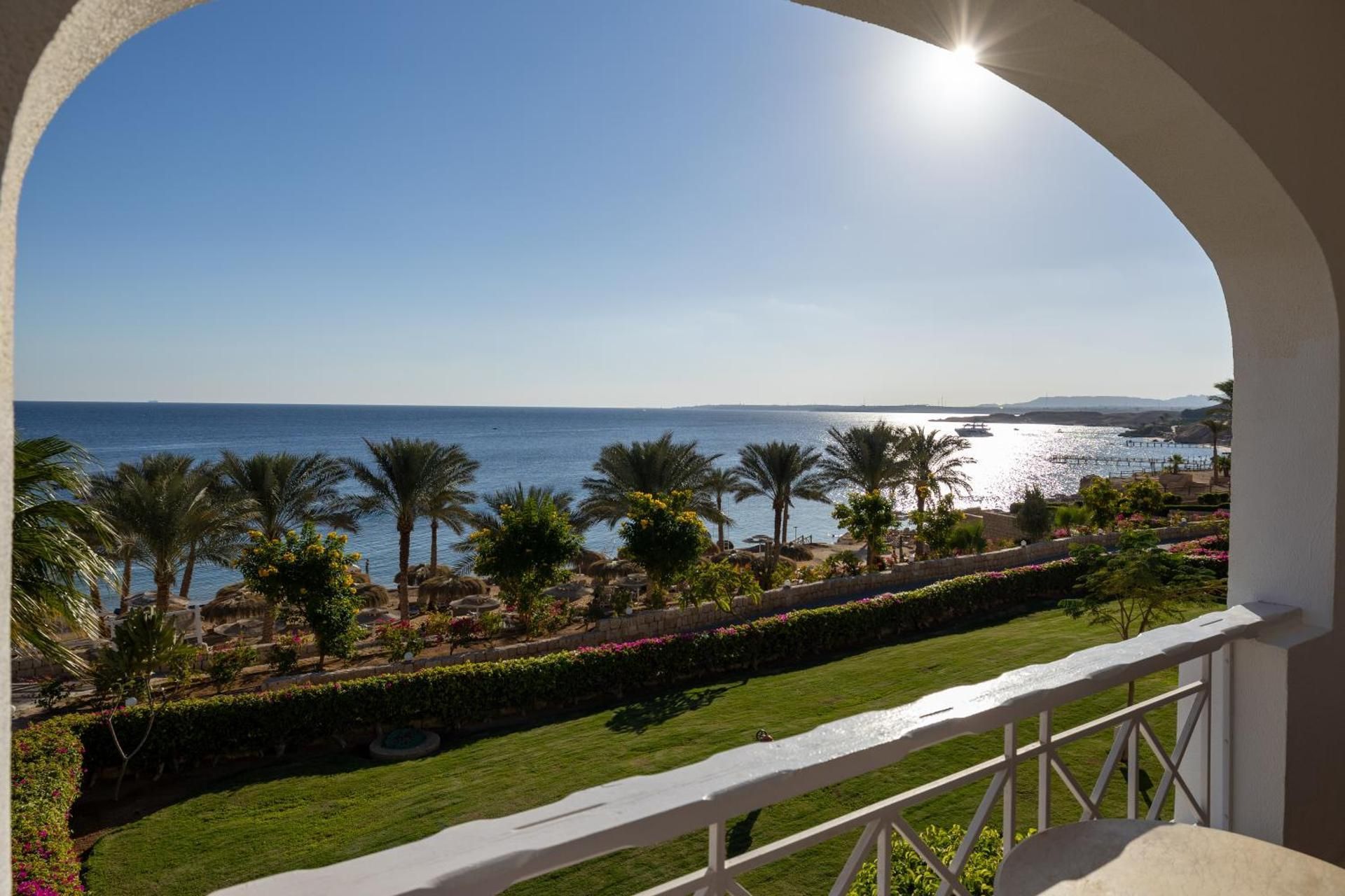 Standard Twin Room with Seafront and Balcony