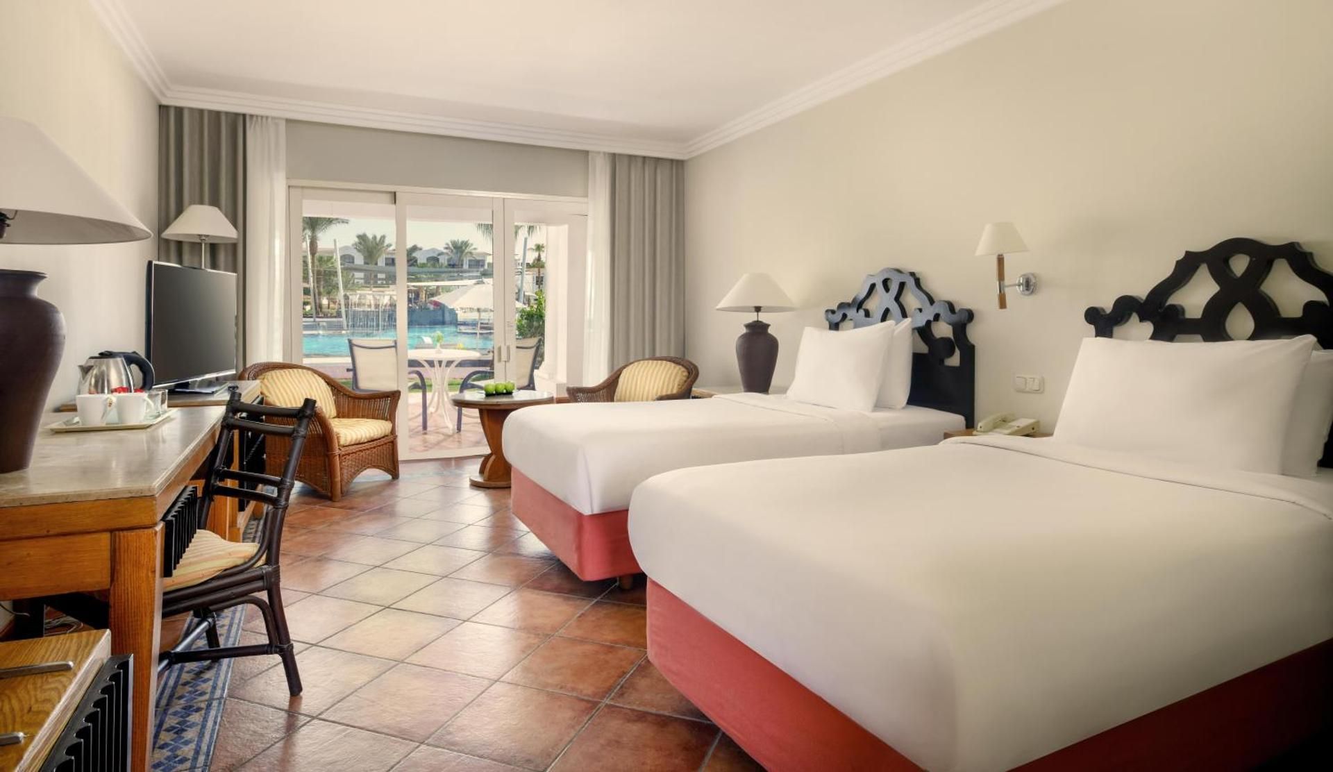 Deluxe, Queen or Twin Room Pool View