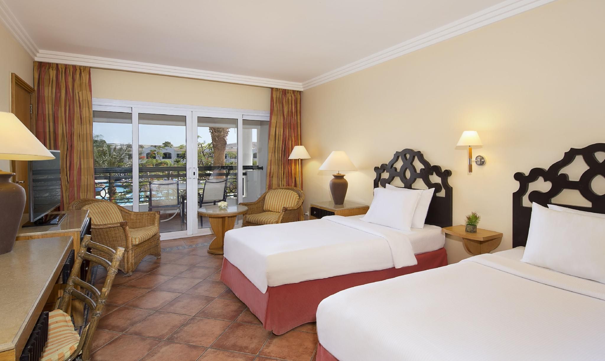 Deluxe, Twin Bed, Pool View
