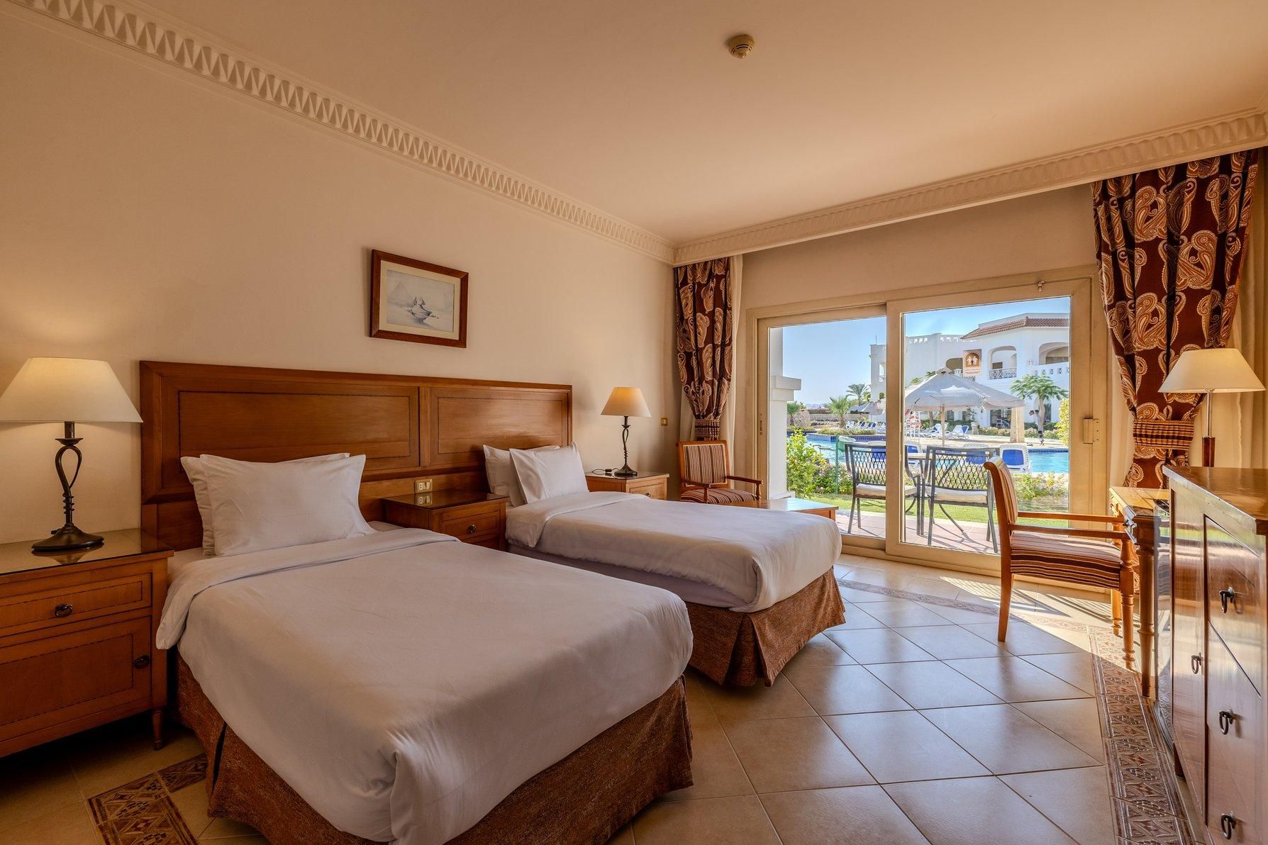 2 Twin Standard Pool Access Balcony