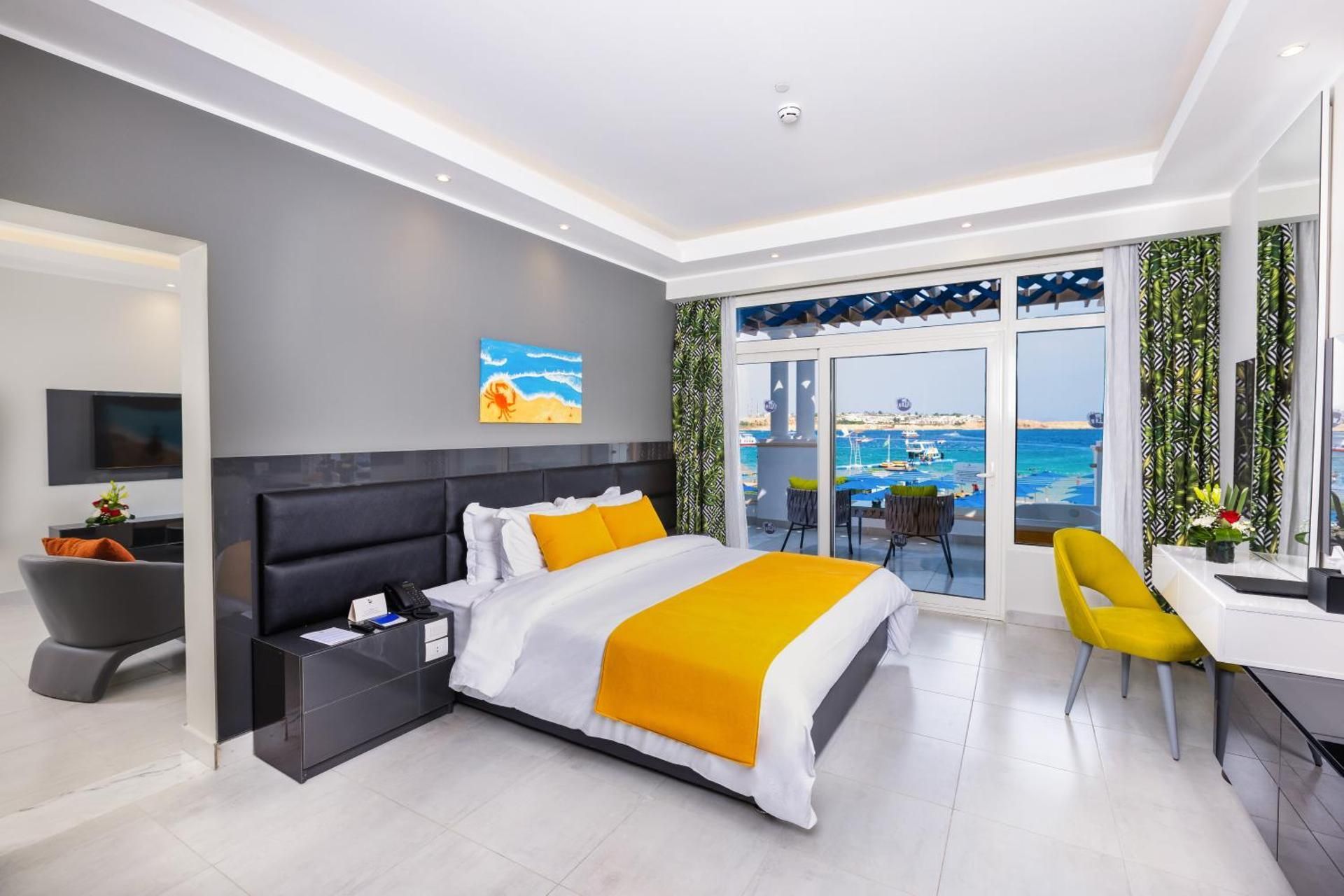 Junior Suites Jacuzzi Beach Front