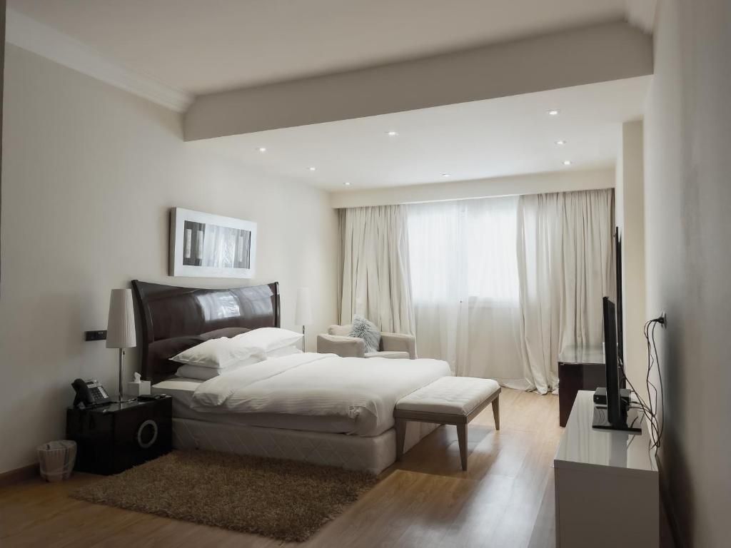 Honeymoon Suite