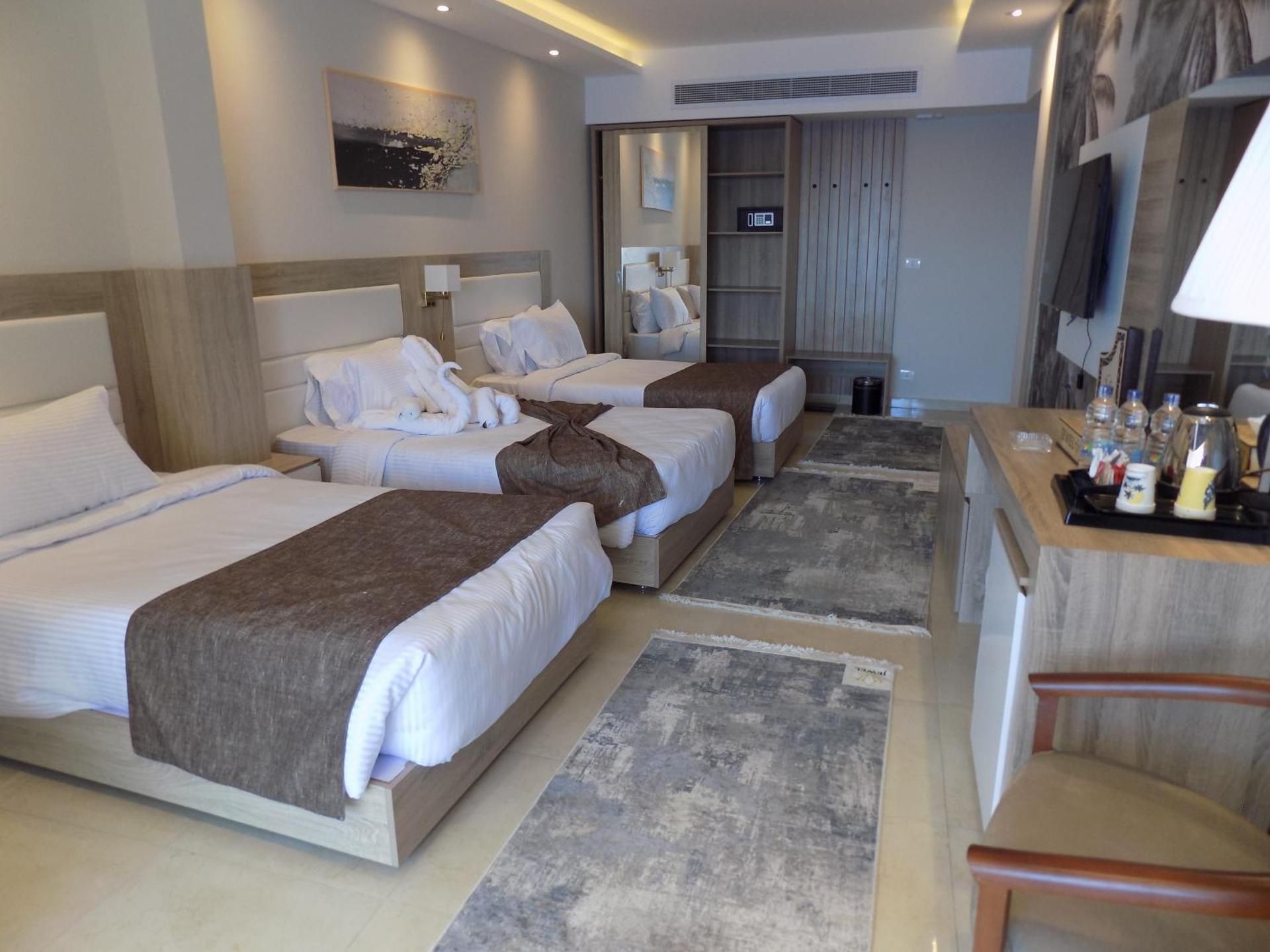 Triple Room with Sea View