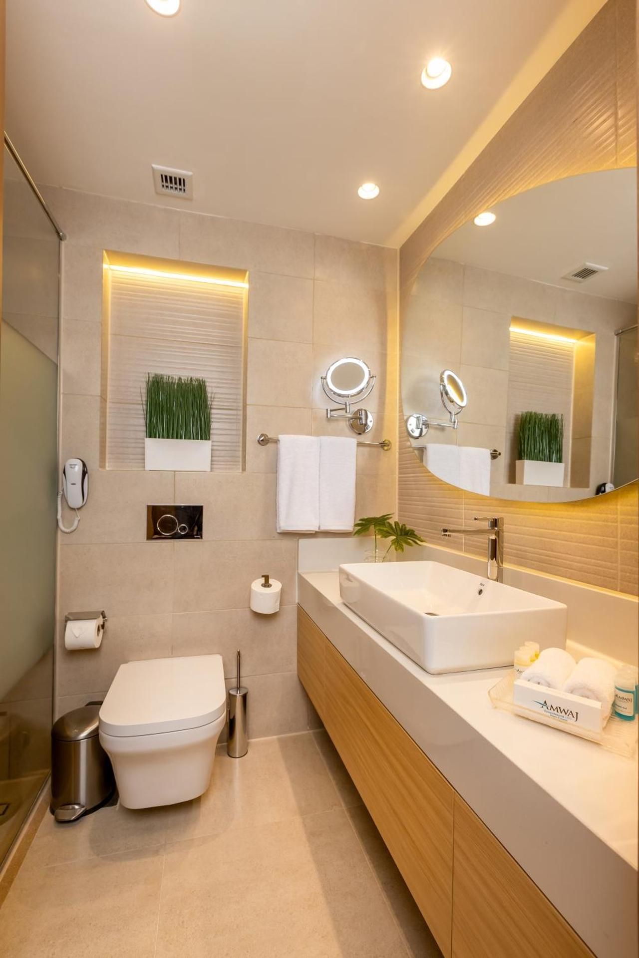 Suite with Hot Tub