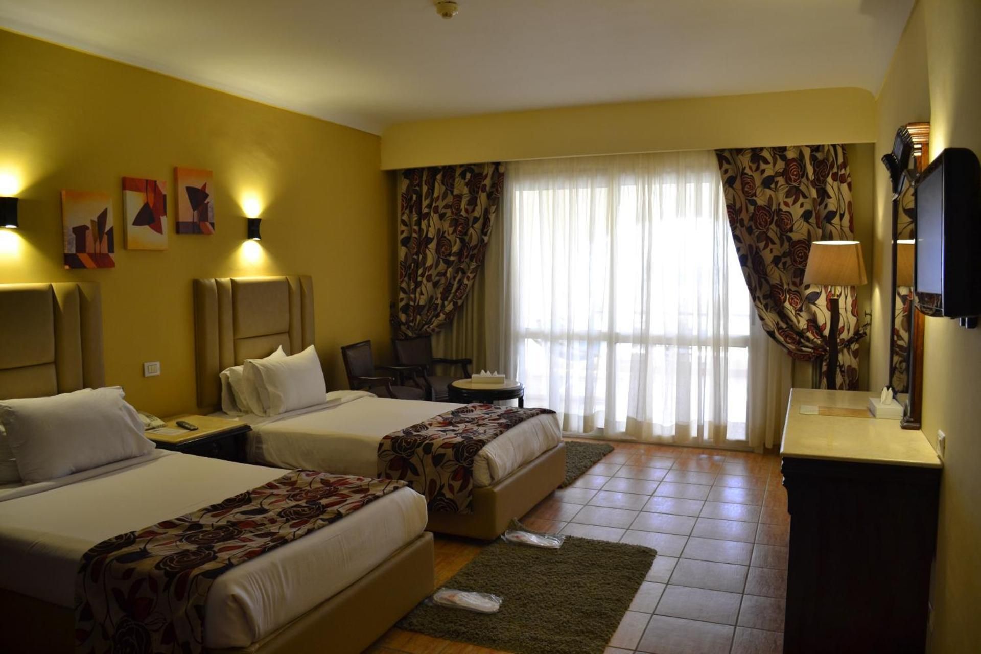 Two-Bedroom Apartment with Balcony and Sea View
