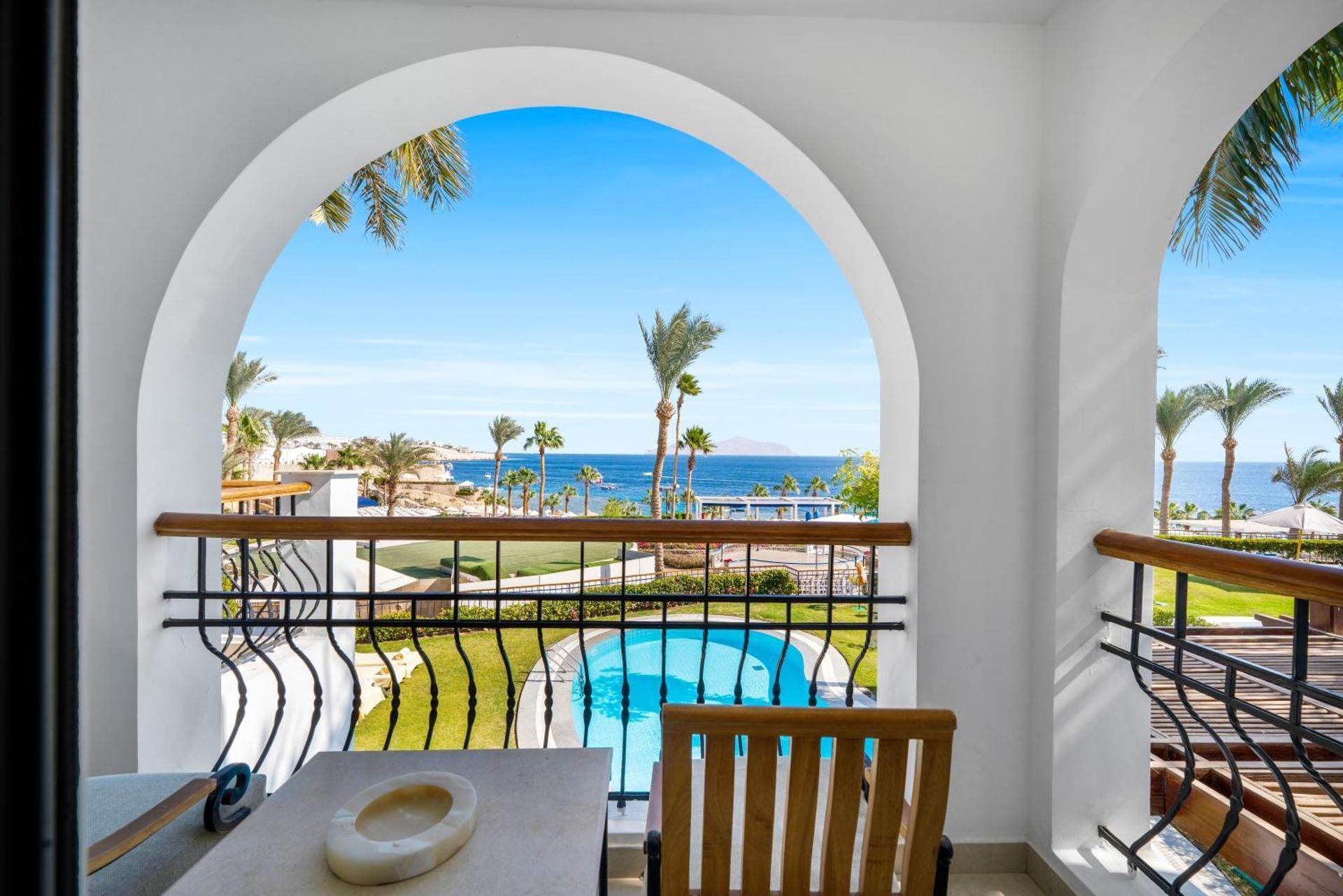 Villa Luxor With Private Pool and Lounge Access