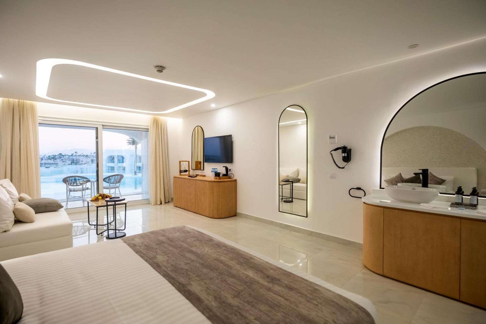 Deluxe Room Side Sea View