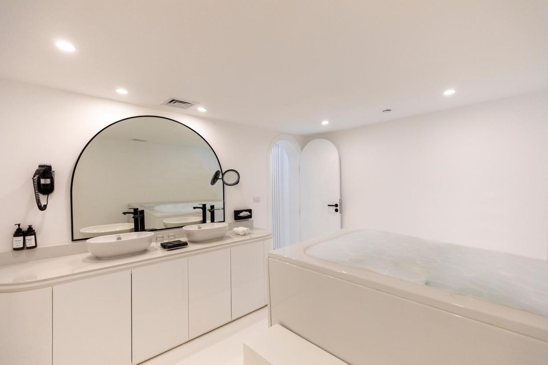 Royal Suite- Posh Club