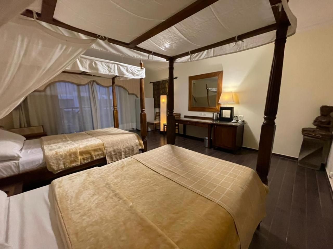 Large Double or Twin Room