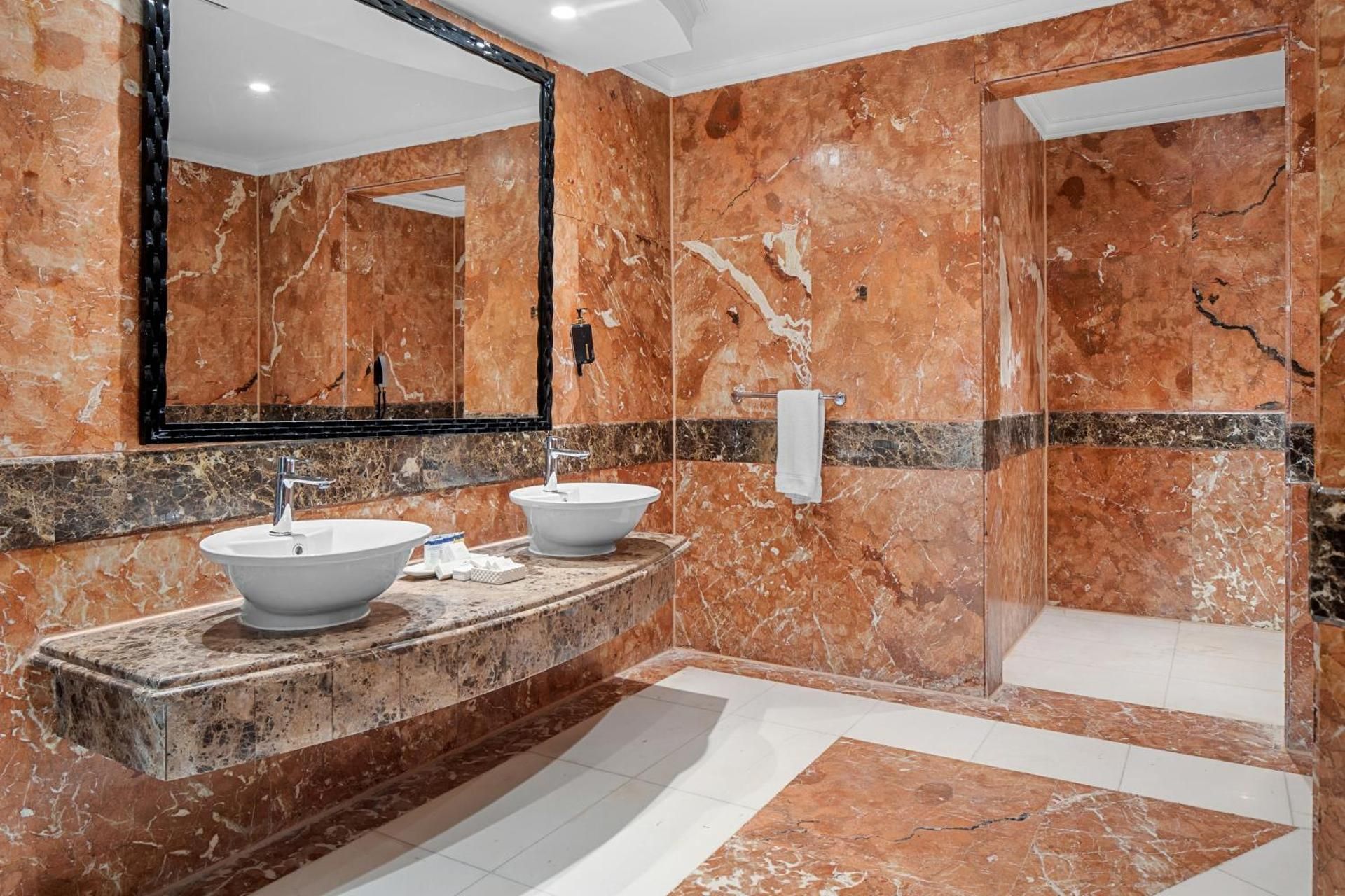 Royal Villa- 6 Bedrooms with Private Pool