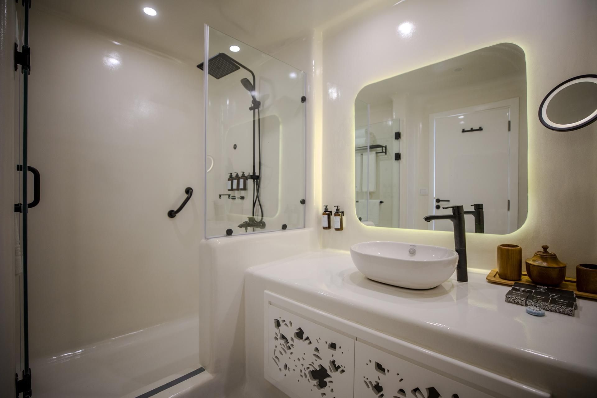 Gypster Jacuzzi Room