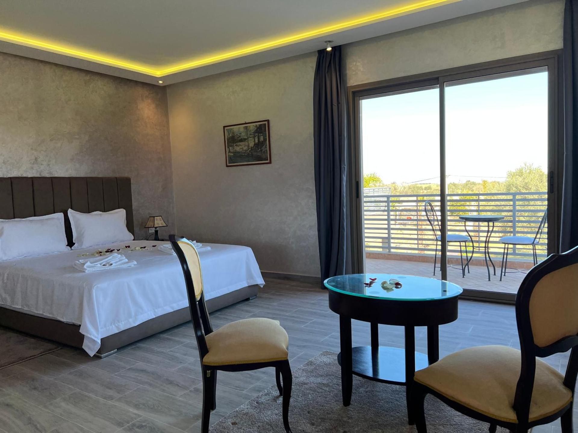 Queen Room with Pool View