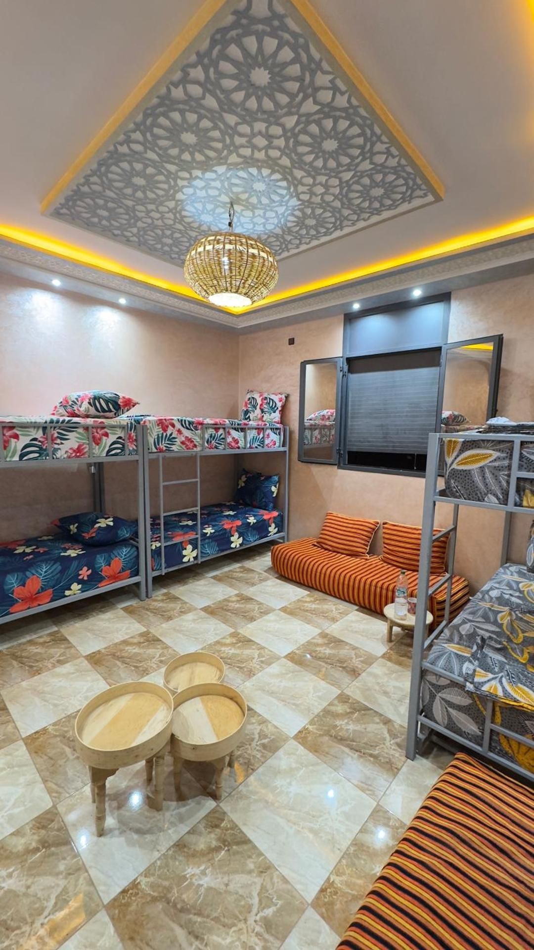 Single Bed in Mixed Dormitory Room