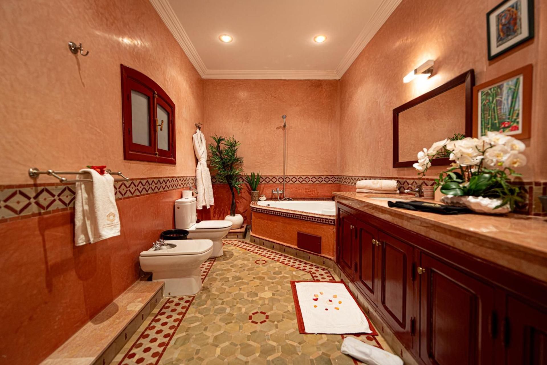 Suite with Mountain View