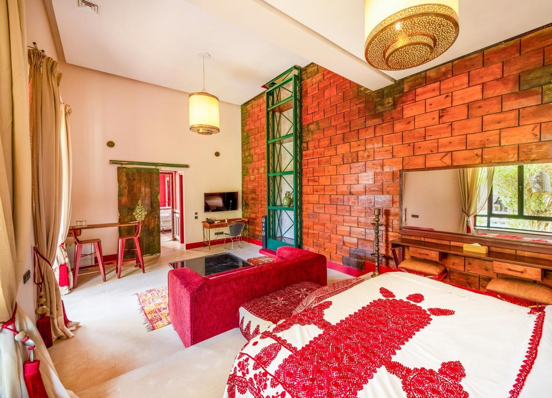 King Suite with Pool View