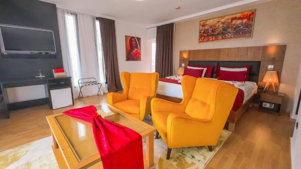 Junior Suite with Mountain View