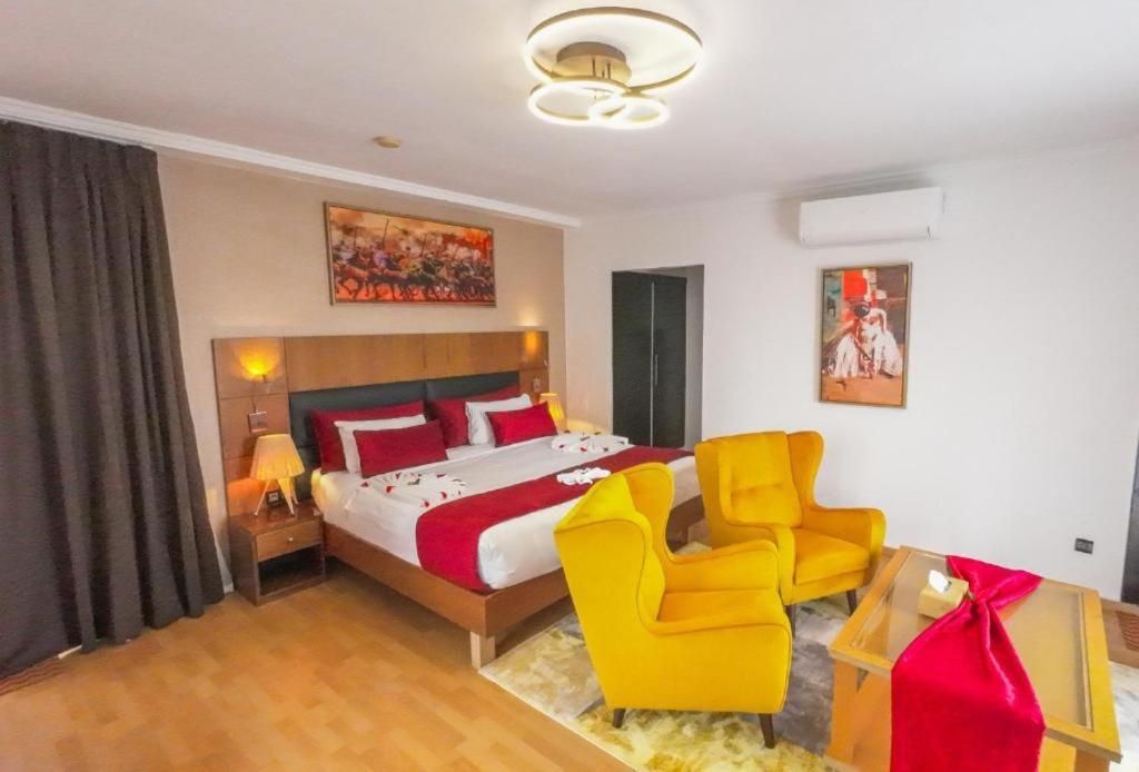 Junior Suite with Mountain View