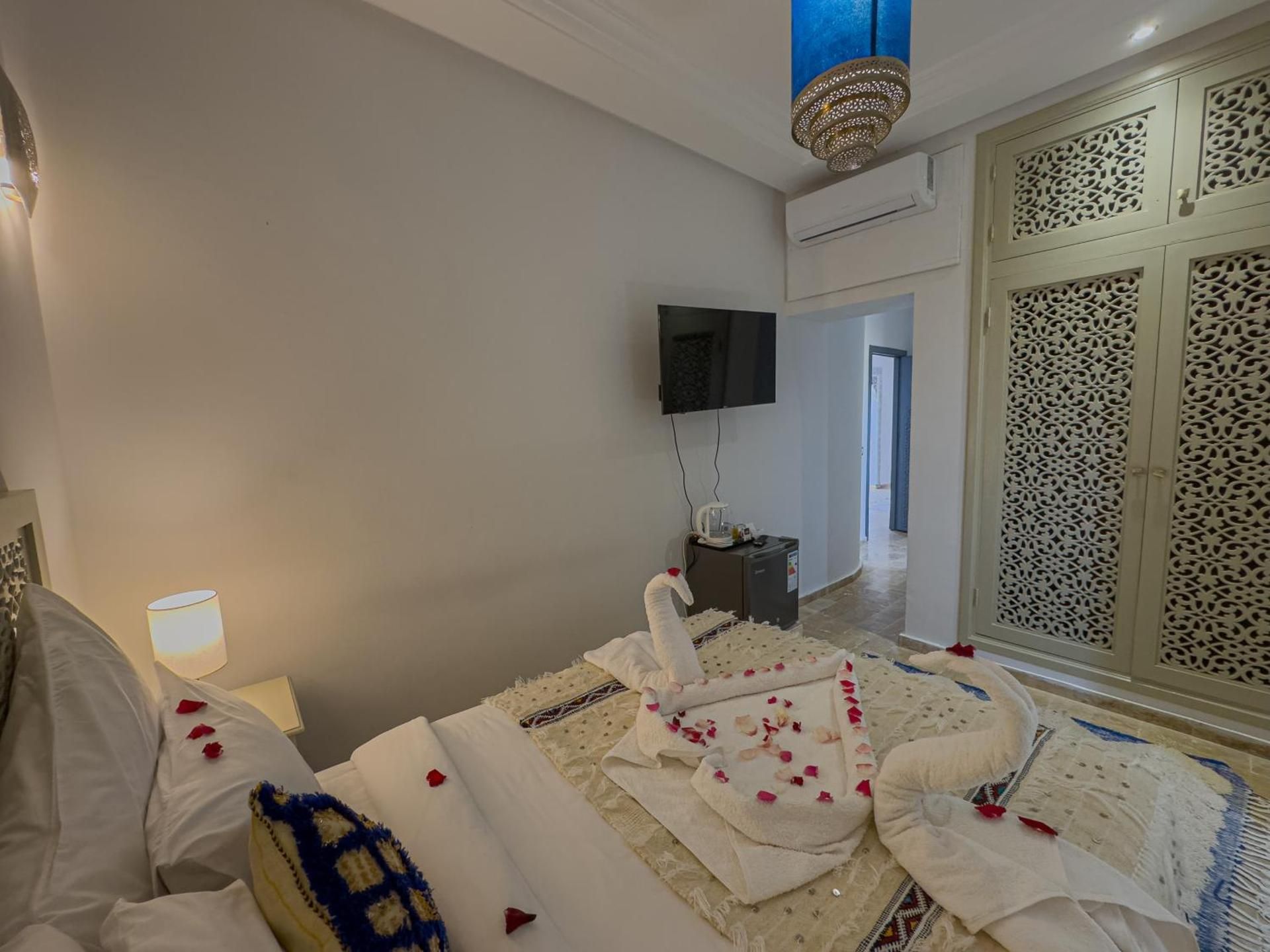 Riad Tonaroz Gold Deluxe Single Room 2