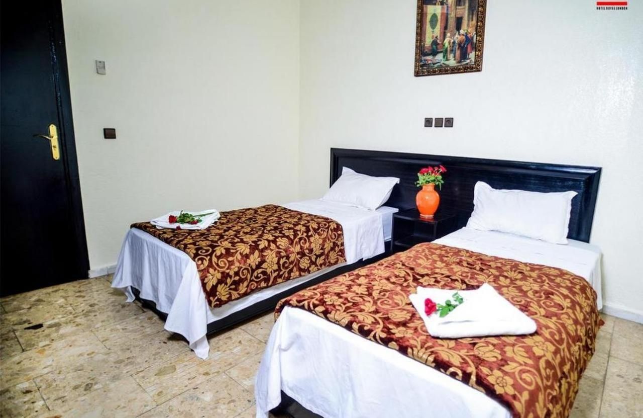 Apart Hotel Larbi Double Room with Shared Bathroom