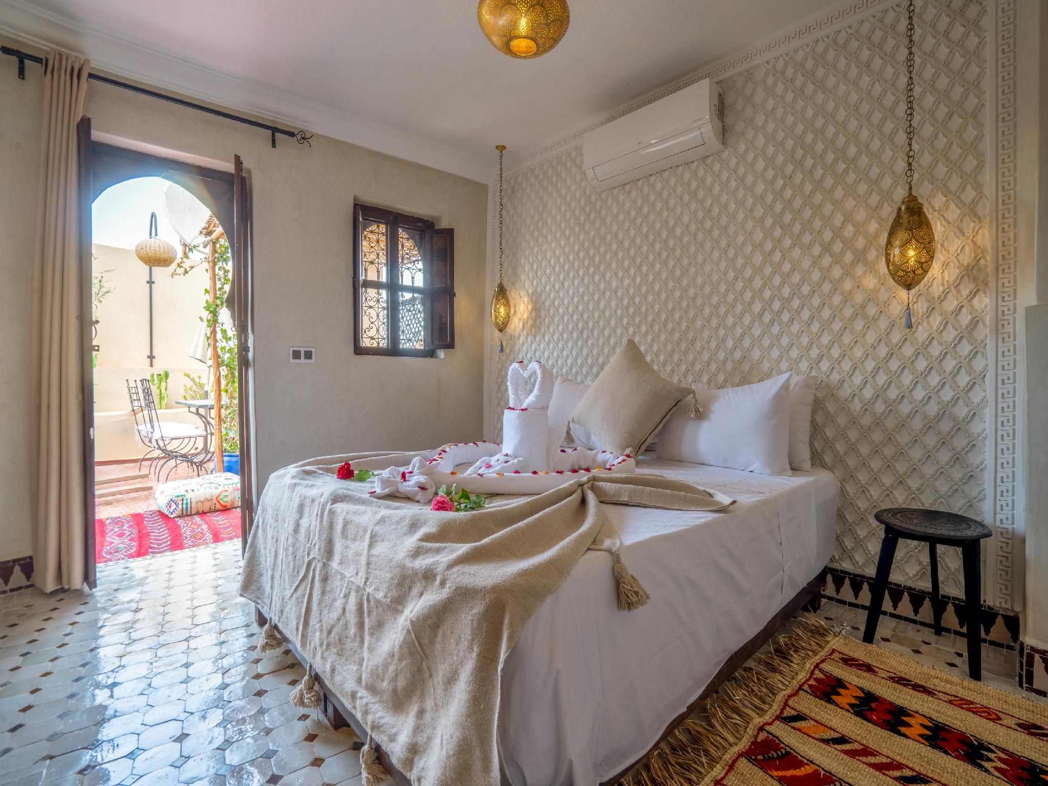 Double room-Deluxe-Private Bathroom-Terrace