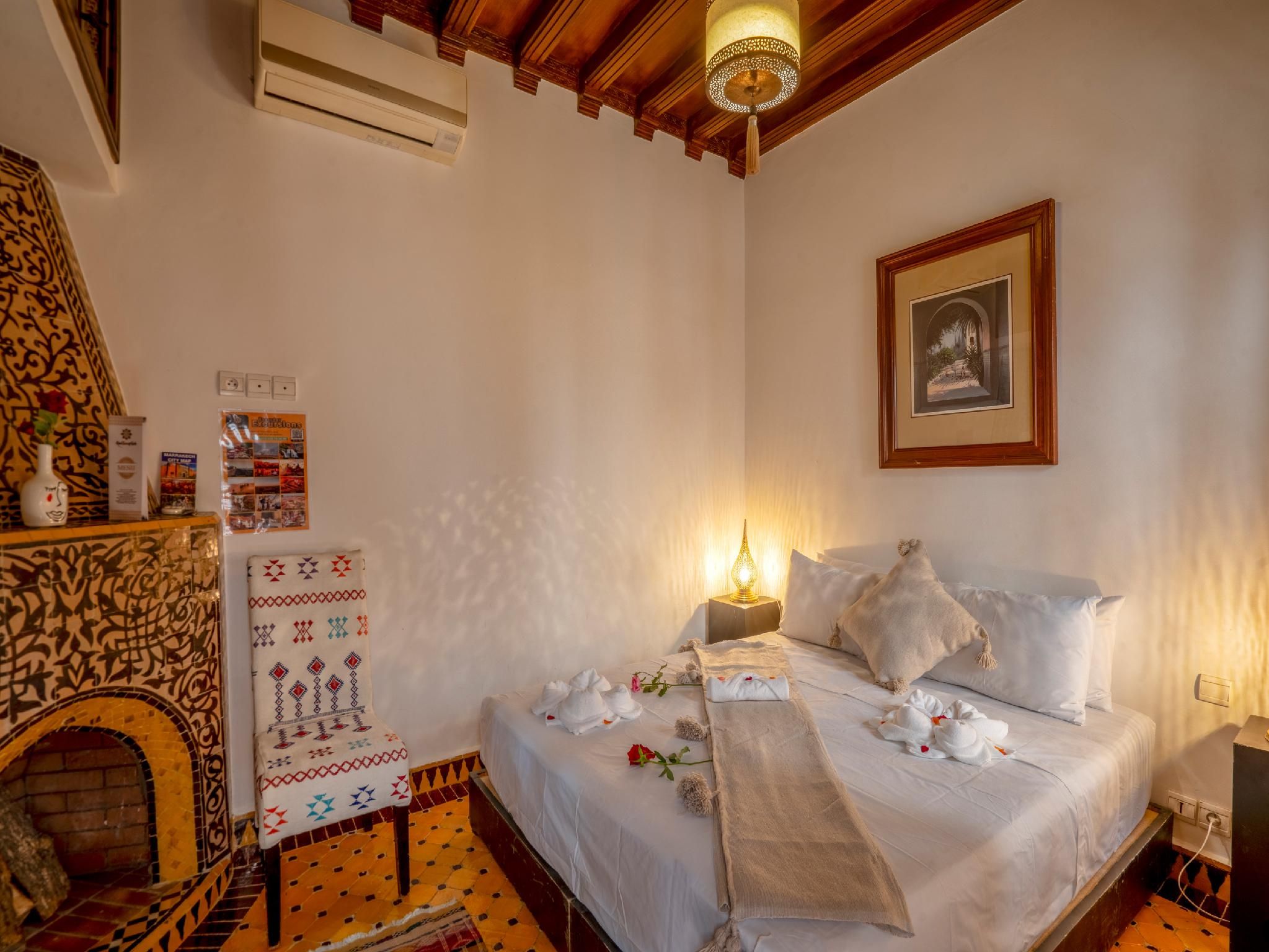 Double room-Standard-Private Bathroom