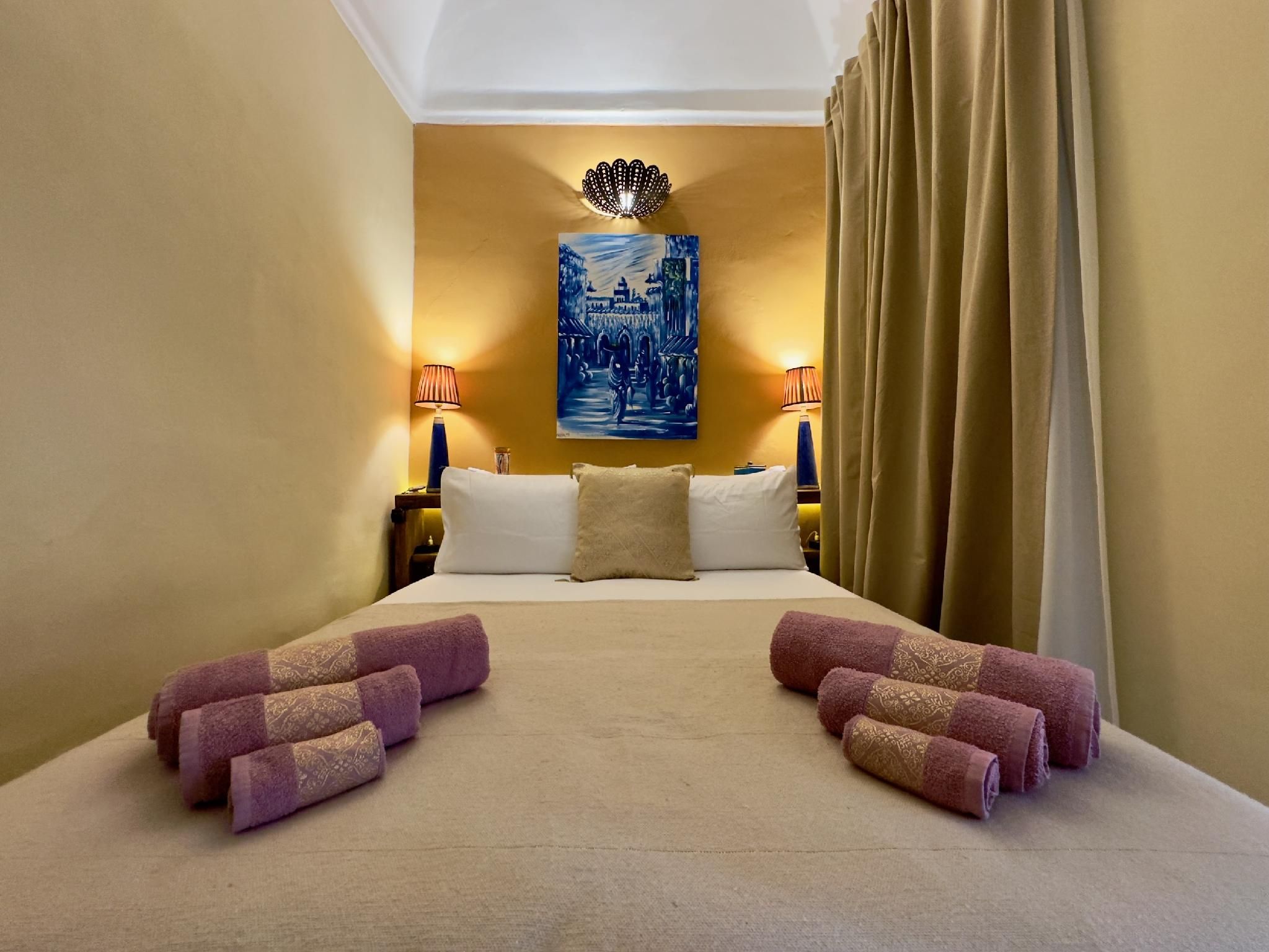 Habitación 2-Triple-Estándar-Baño privado con ducha-Vista al patio