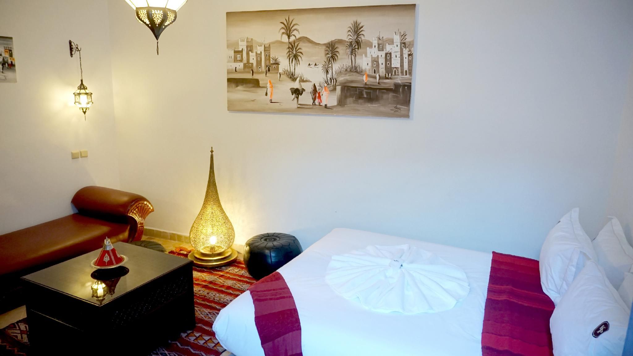Suite Junior-Douche-Suite-Vue sur la cour-Agadir