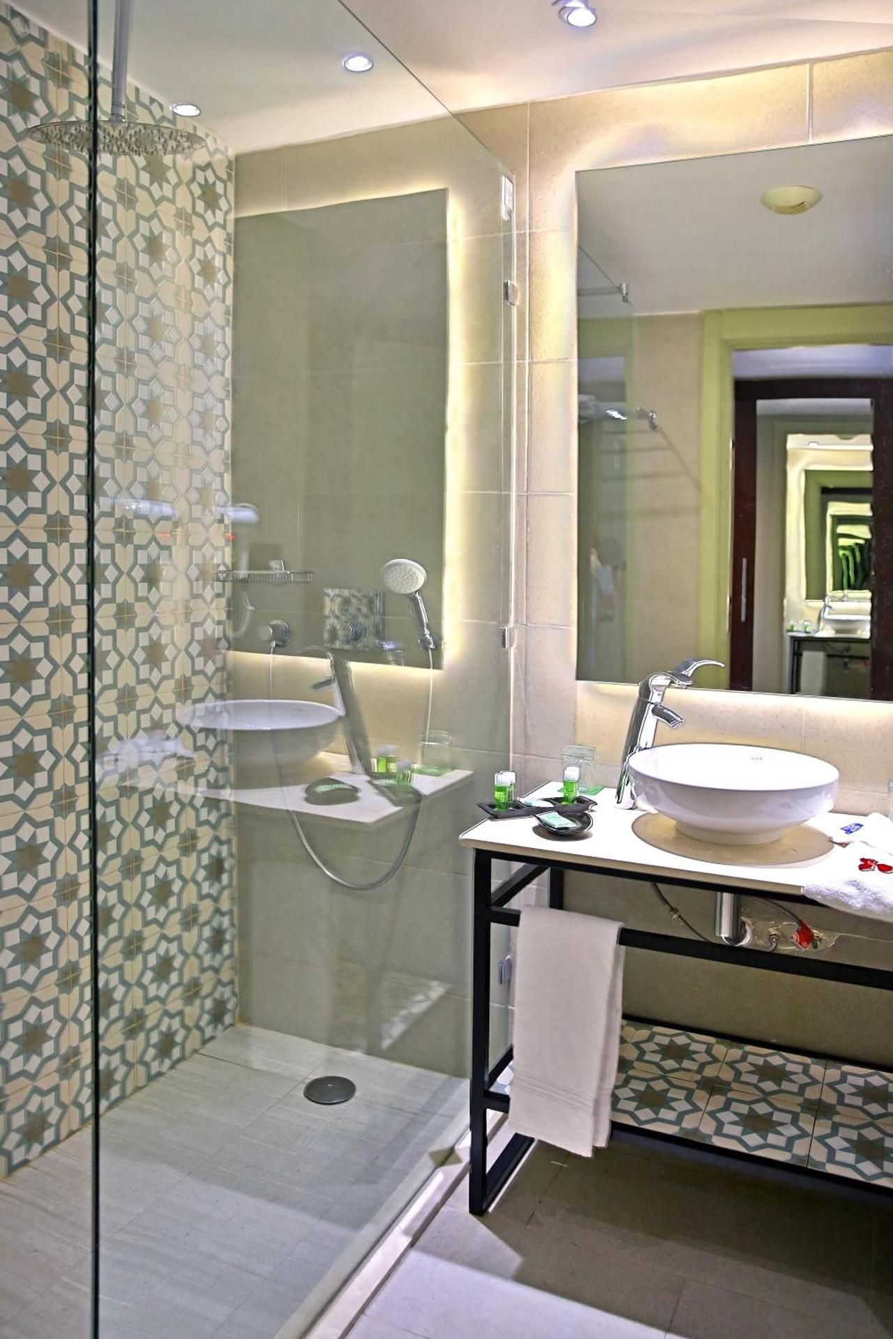 Privilege Room , Twin Beds, Garden View