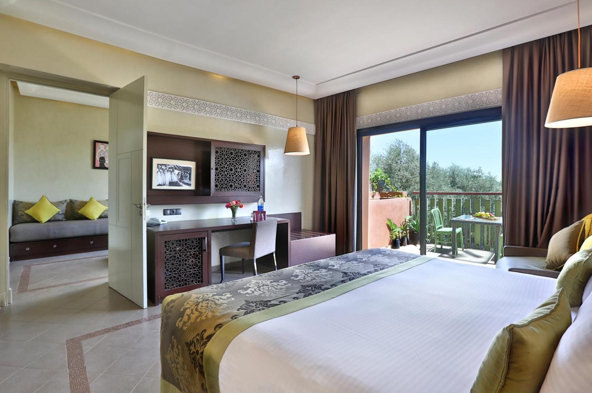 Junior Suite, King Size Bed, Garden View