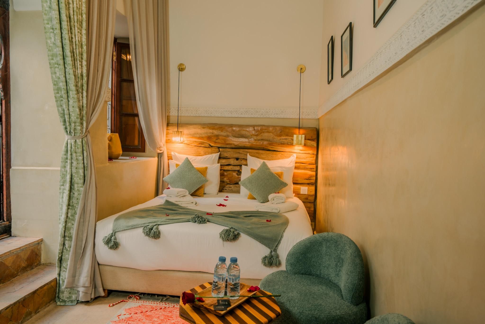 Chambre 2-Double-Standard-Salle de bain et douche