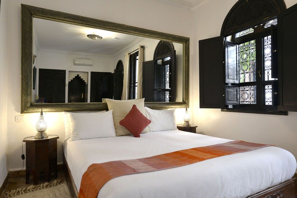 Junior Suite, 1 King Bed, Accessible