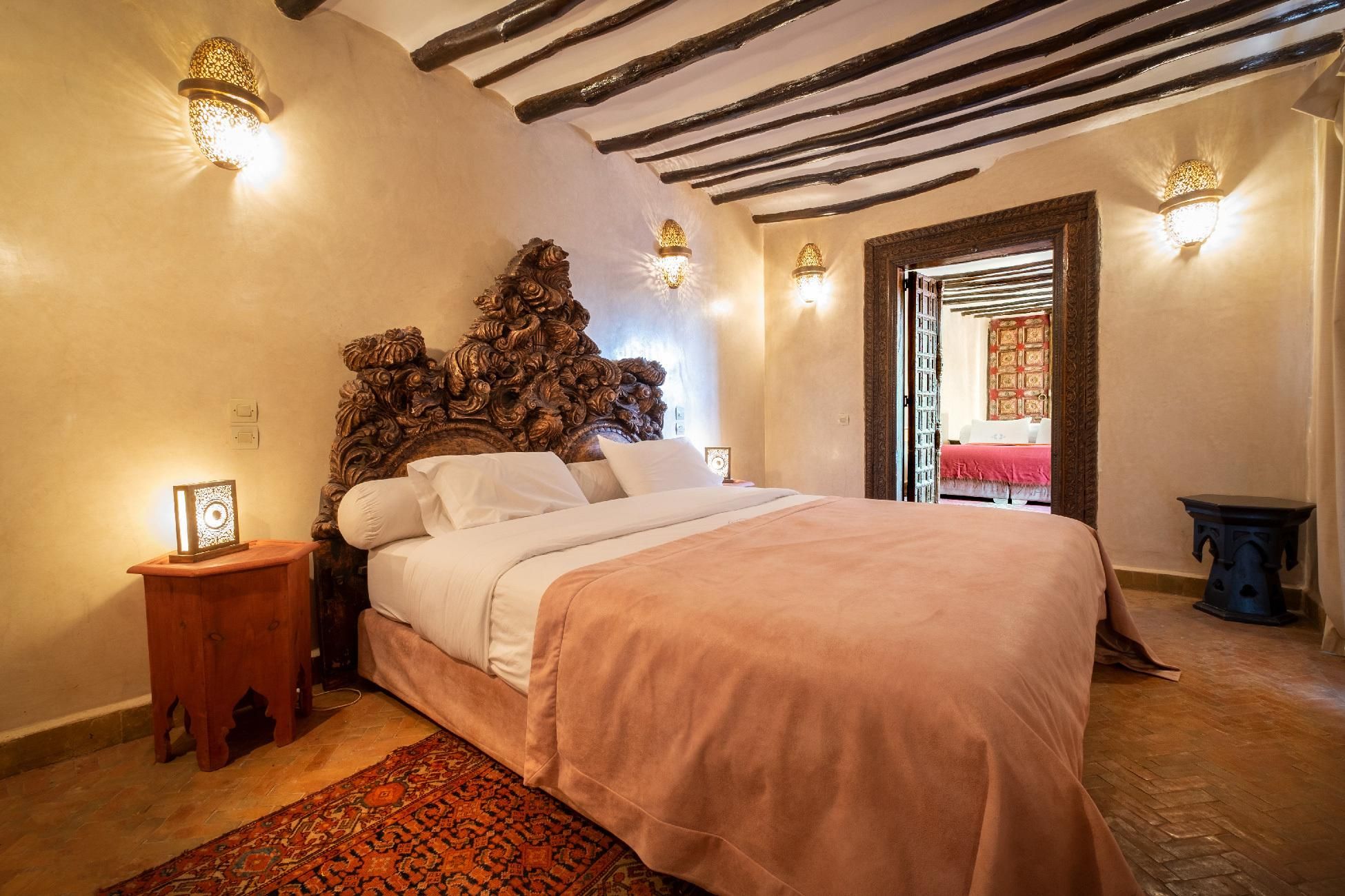 Suite-Royal-Ensuite with Bath-Balcony