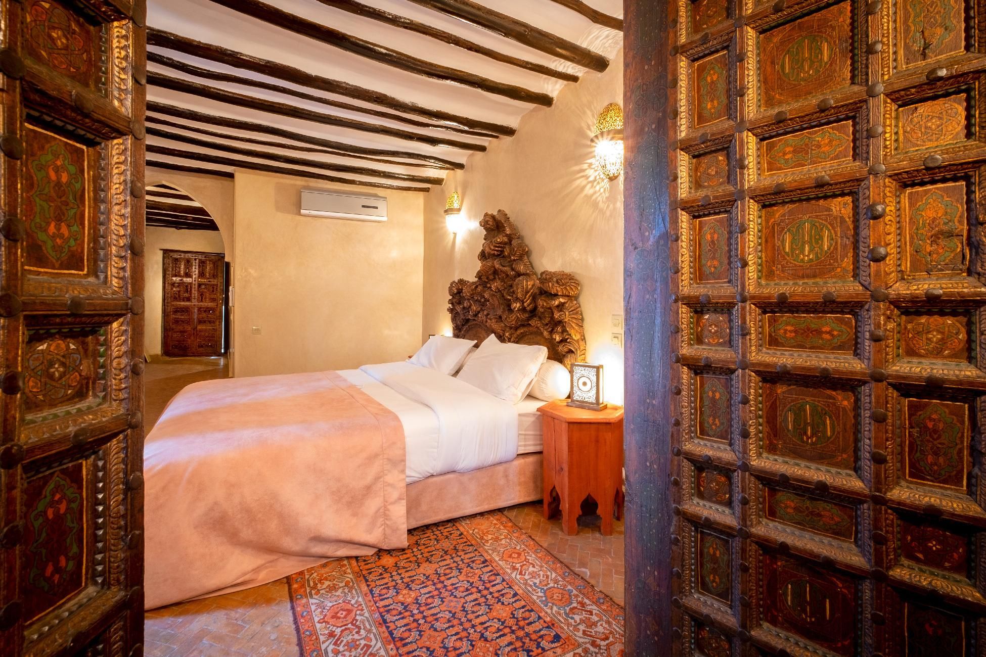 Suite-Royal-Ensuite with Bath-Balcony