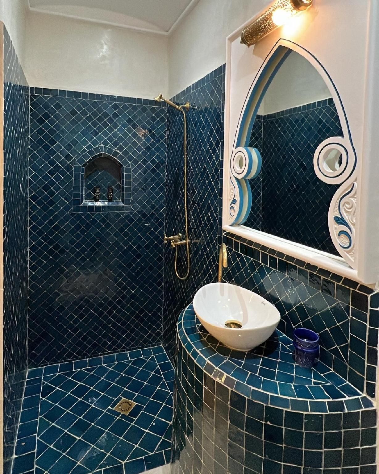 Oujda -Triple-Salle de bain privée séparée
