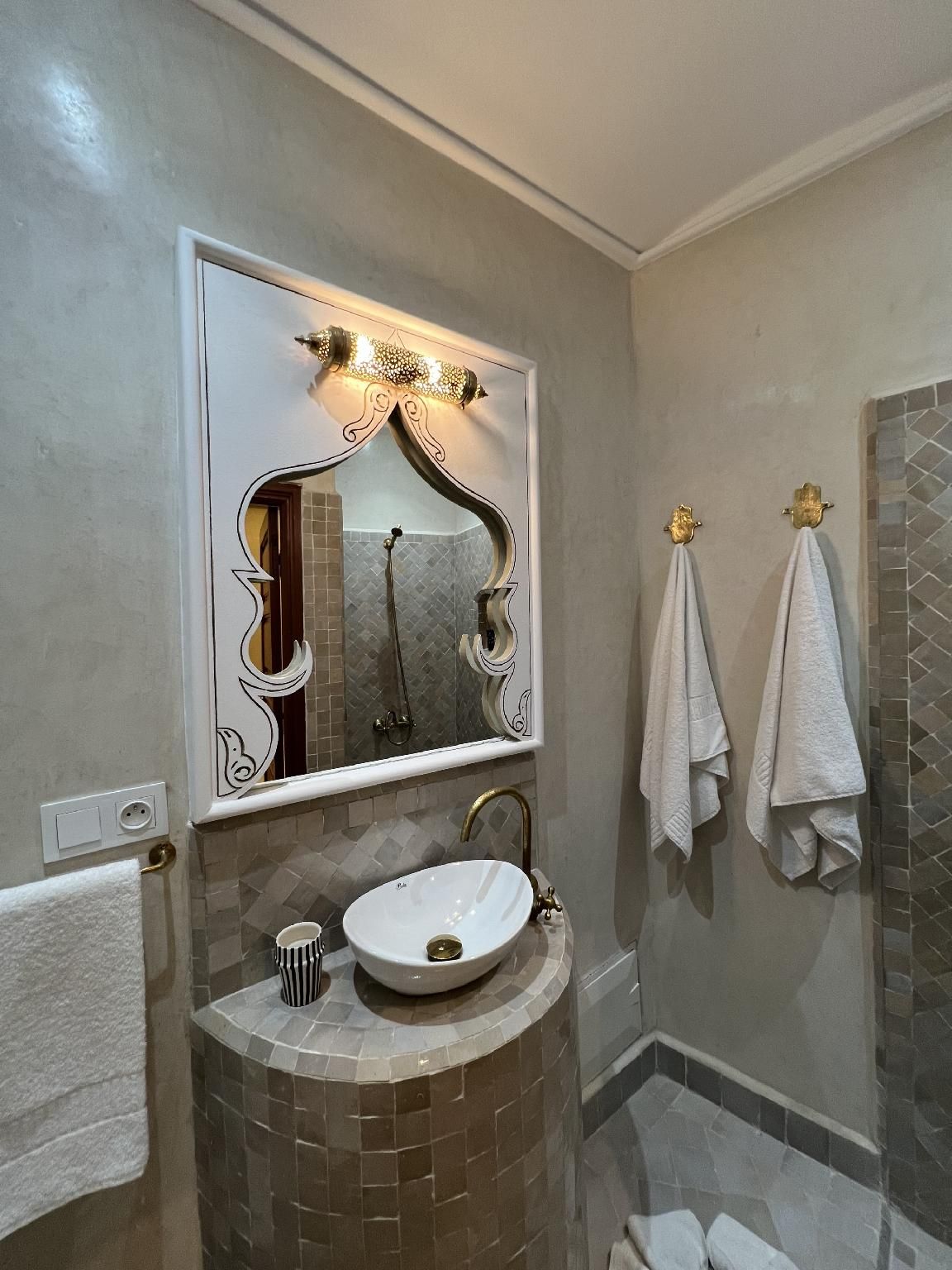 Khenifra -Double-Standard-Salle de bain privée séparée