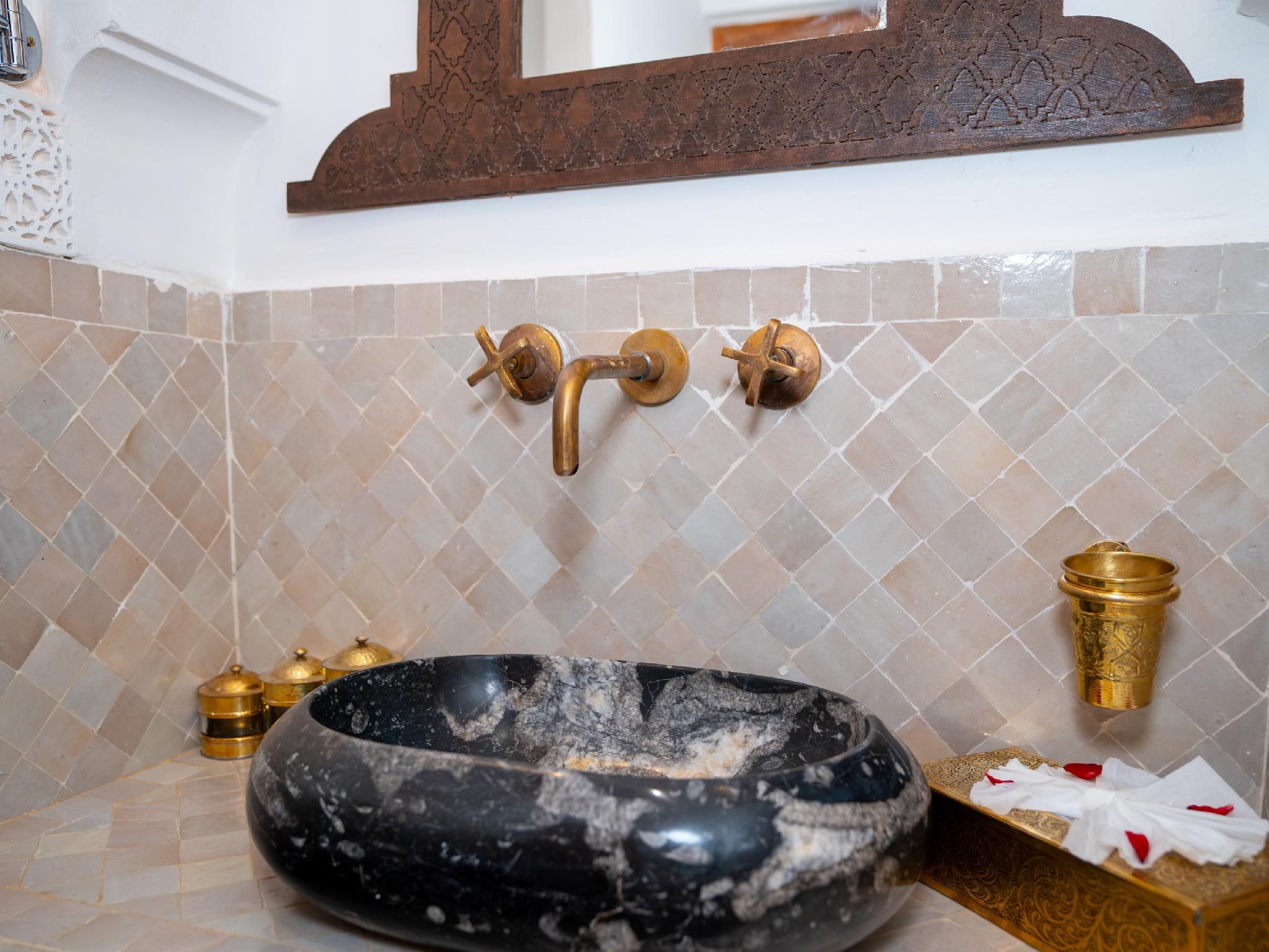 Nelia Signature- Deluxe Triple Room