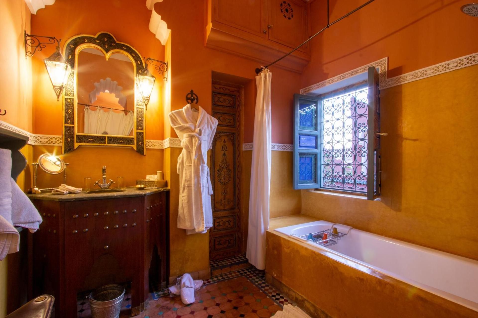 Riad Kaiss By Anika