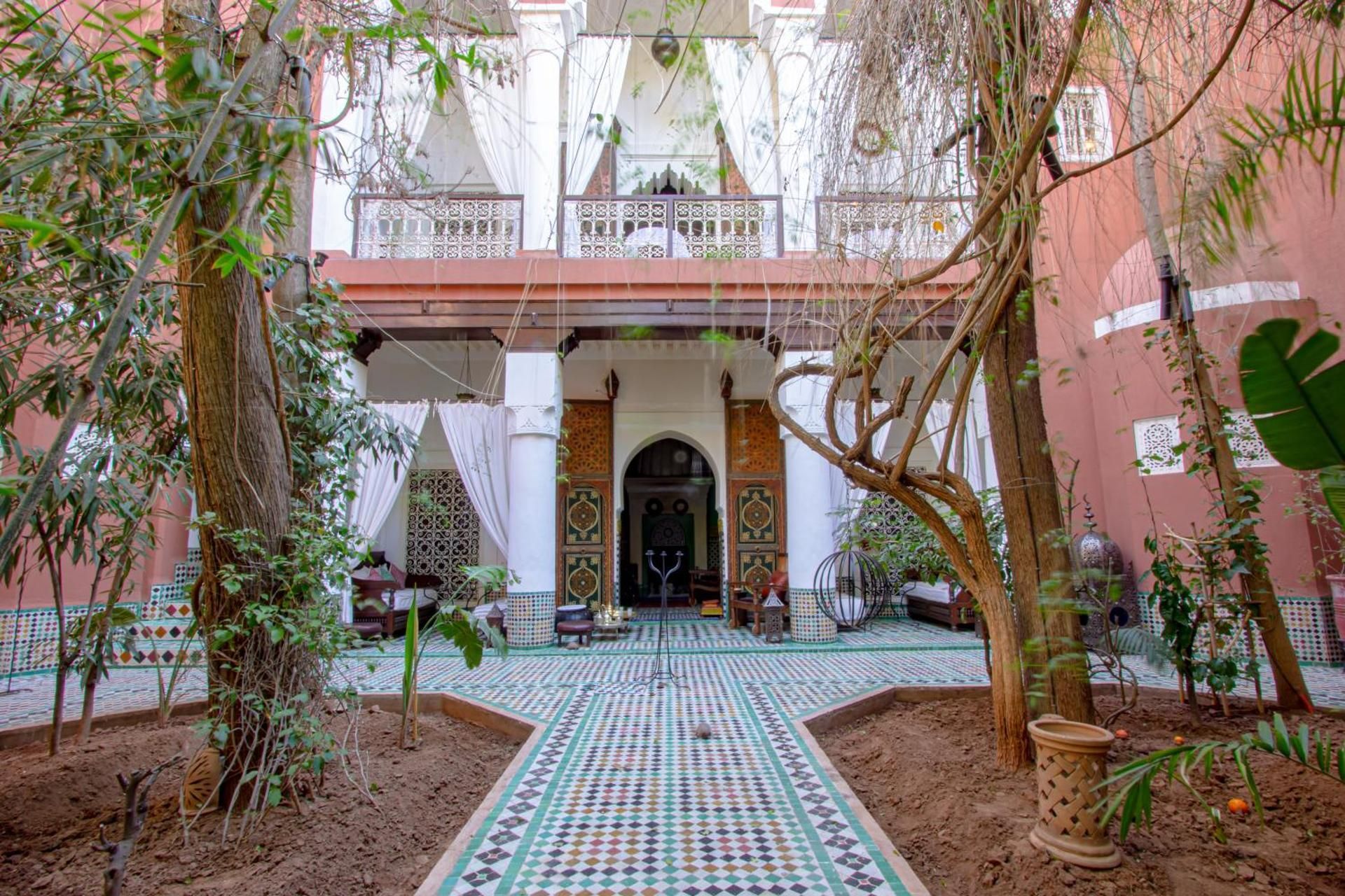 Riad Kaiss By Anika