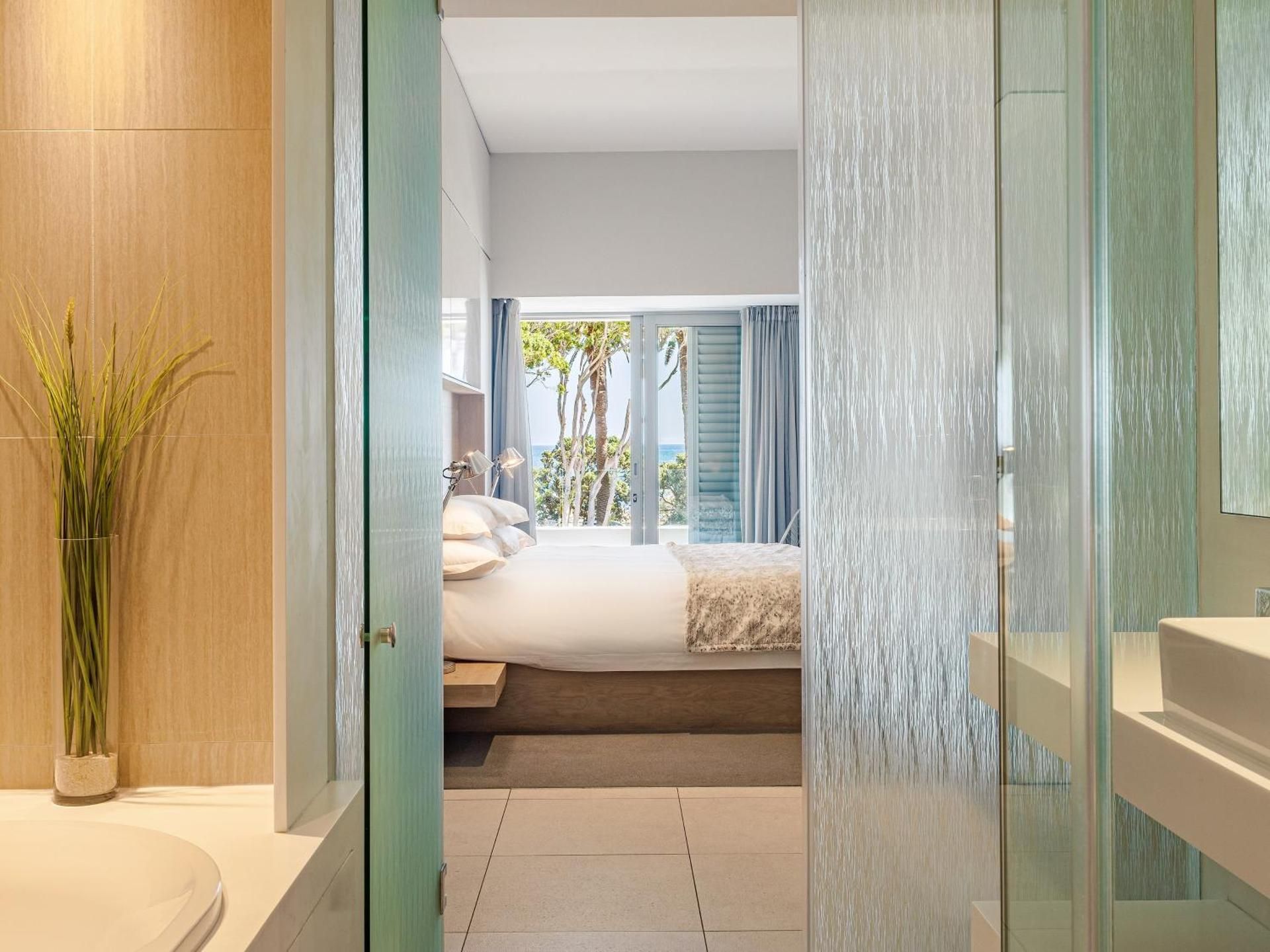 South Beach Camps Bay Boutique Hotel One Bedroom Luxury Suite with View 2