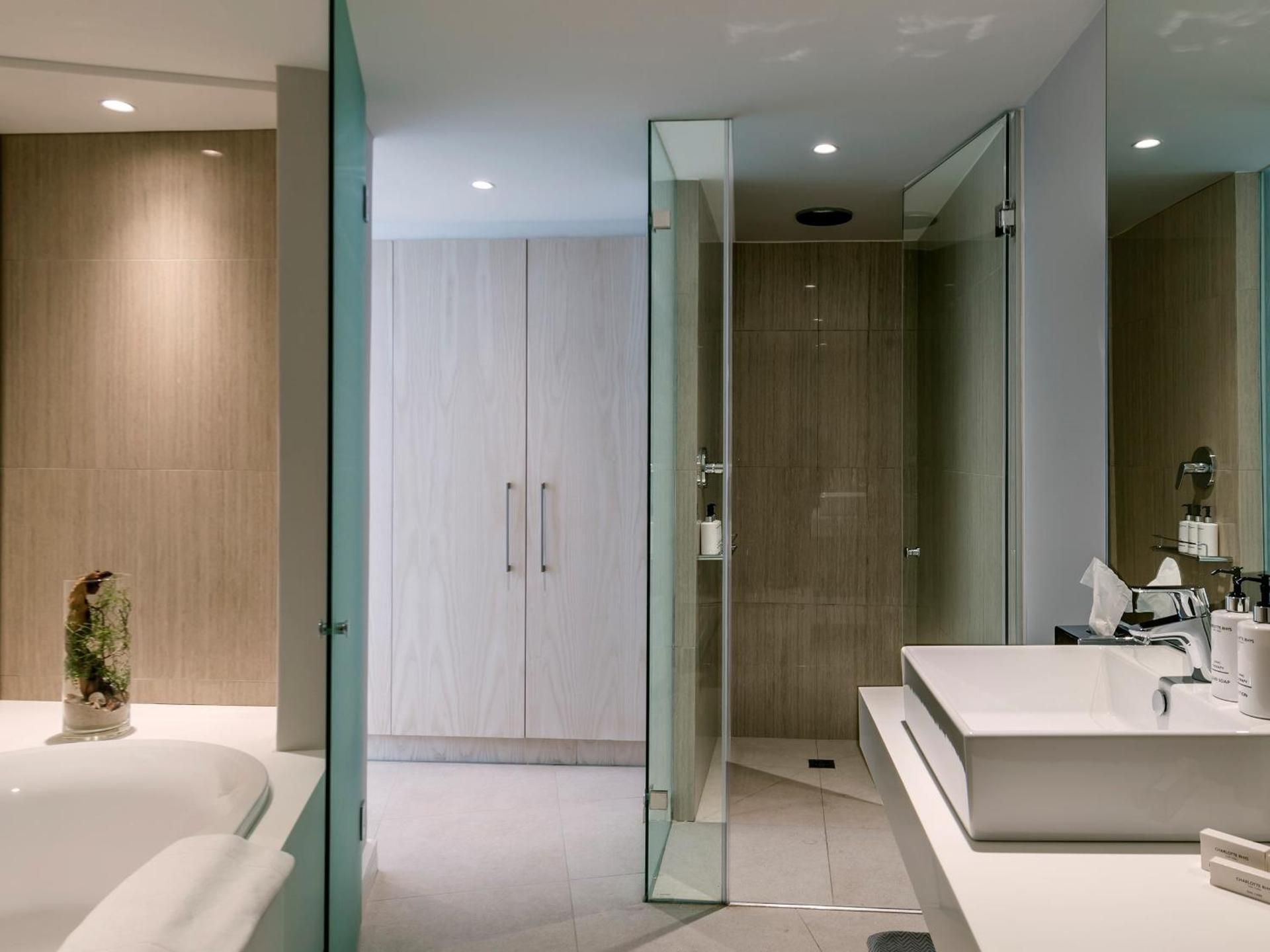 Deluxe Suite with Sea View